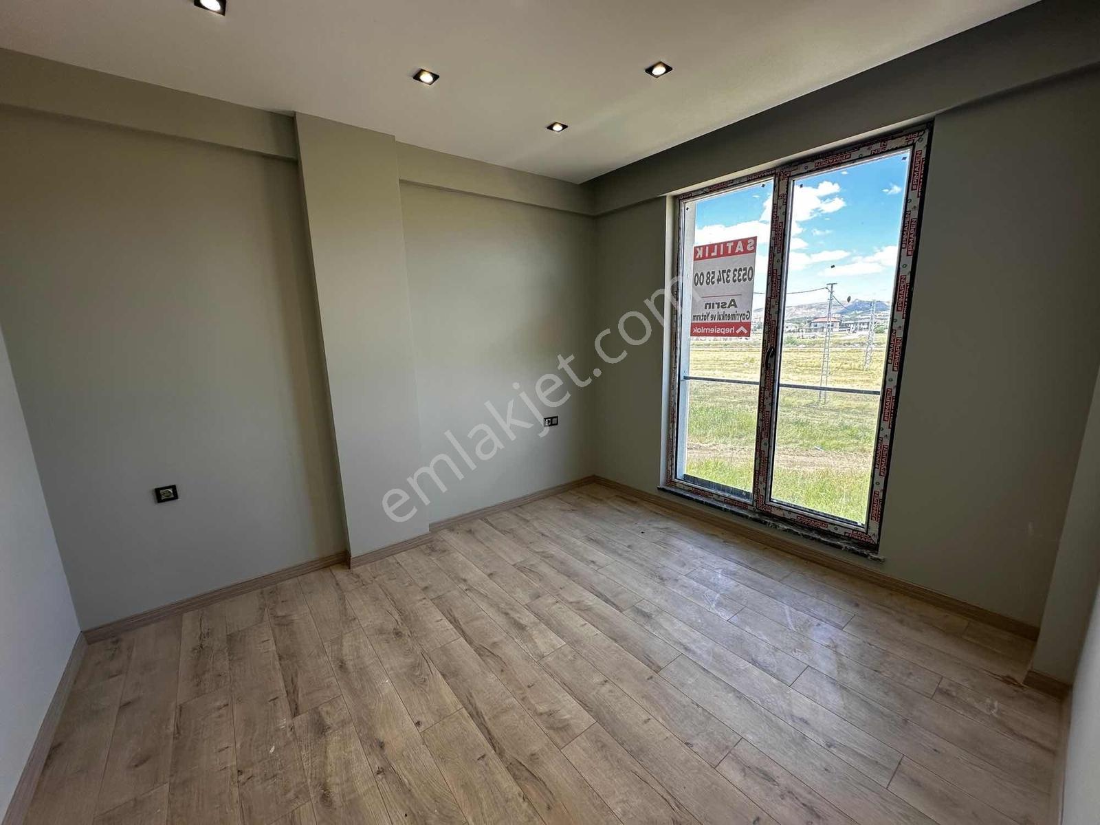 Asrın Emlak'tan Esenyurt Mh.satılık 7+1 Yapılı Havuzlu Villa - Görsel 28