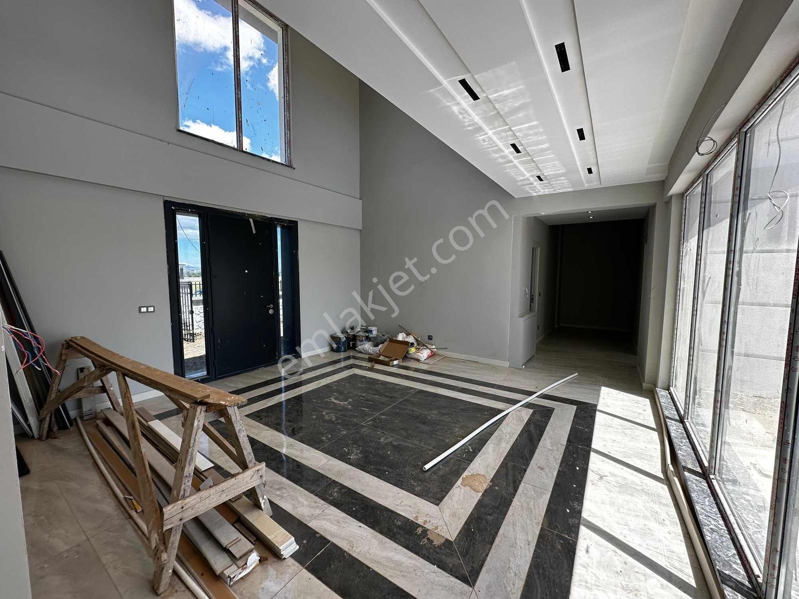Asrın Emlak'tan Esenyurt Mh.satılık 7+1 Yapılı Havuzlu Villa - Görsel 17