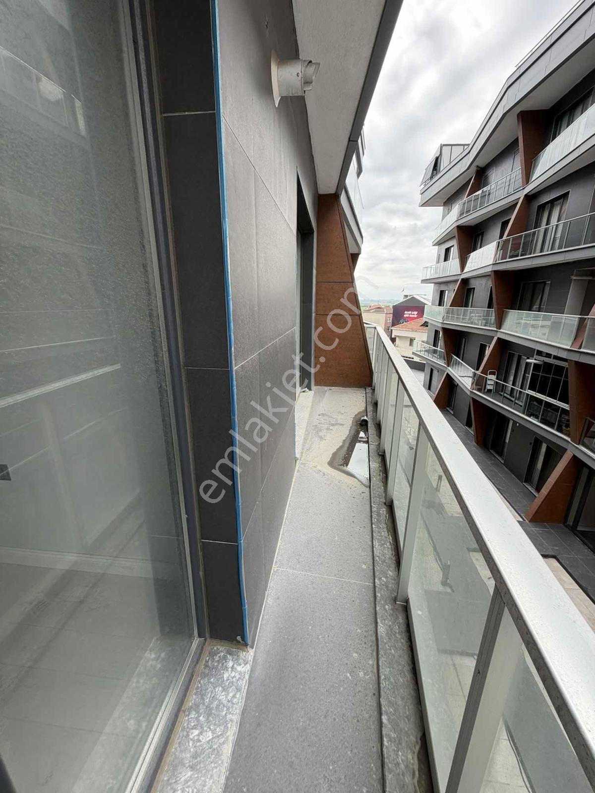 Arnavutköy Merkez Mah Kiralık 2 + 1 Ara Kat Daire - Görsel 12