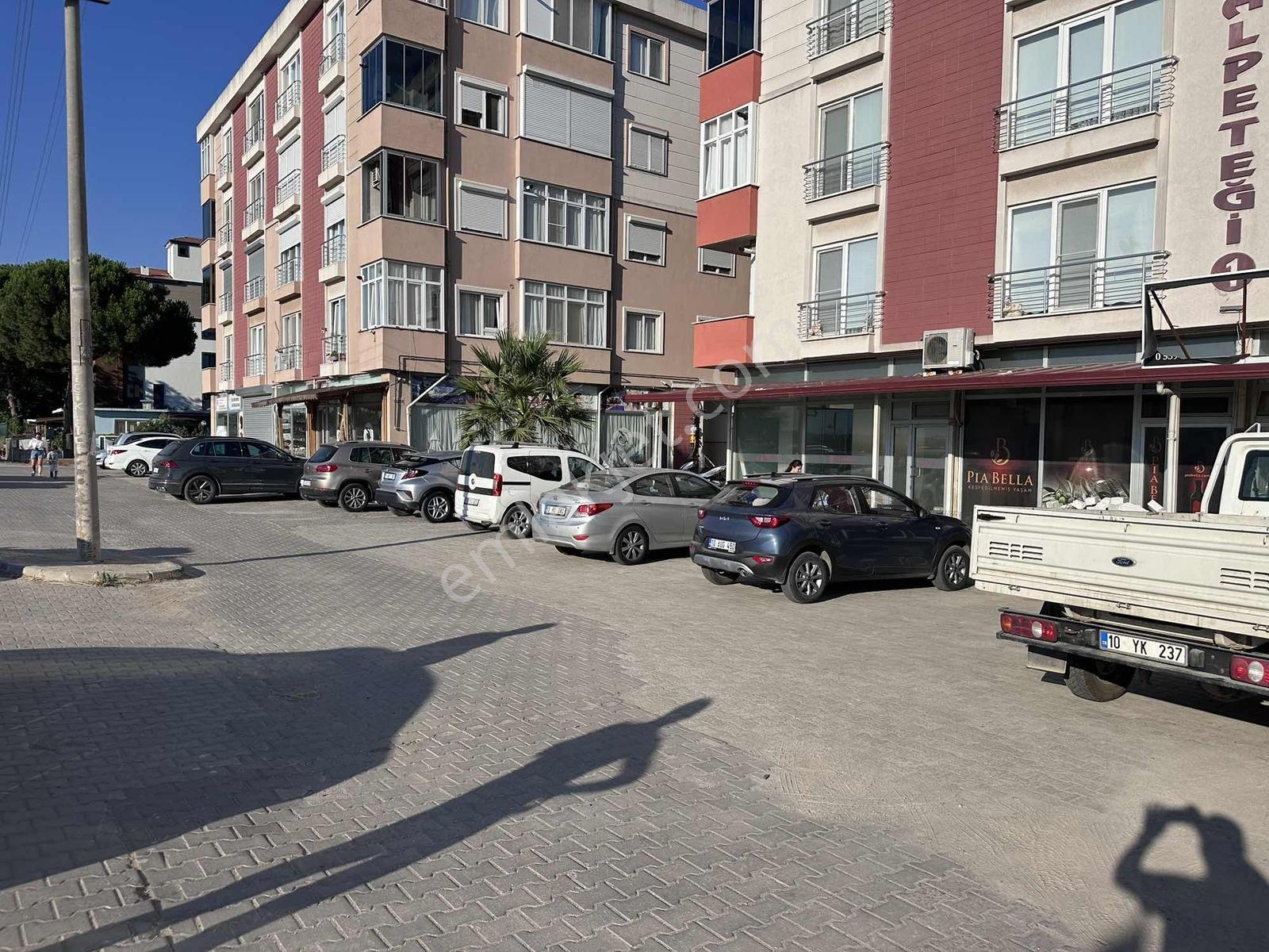 Önü Açık Ferah 70 M2 Büyük Geniş İşyeri