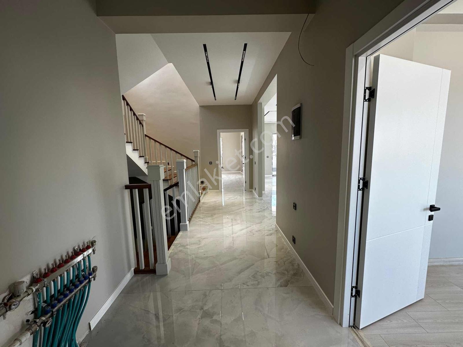 Asrın Emlak'tan Esenyurt Mh.site İçi Satılık 5+1 Yapılı Villa - Görsel 22