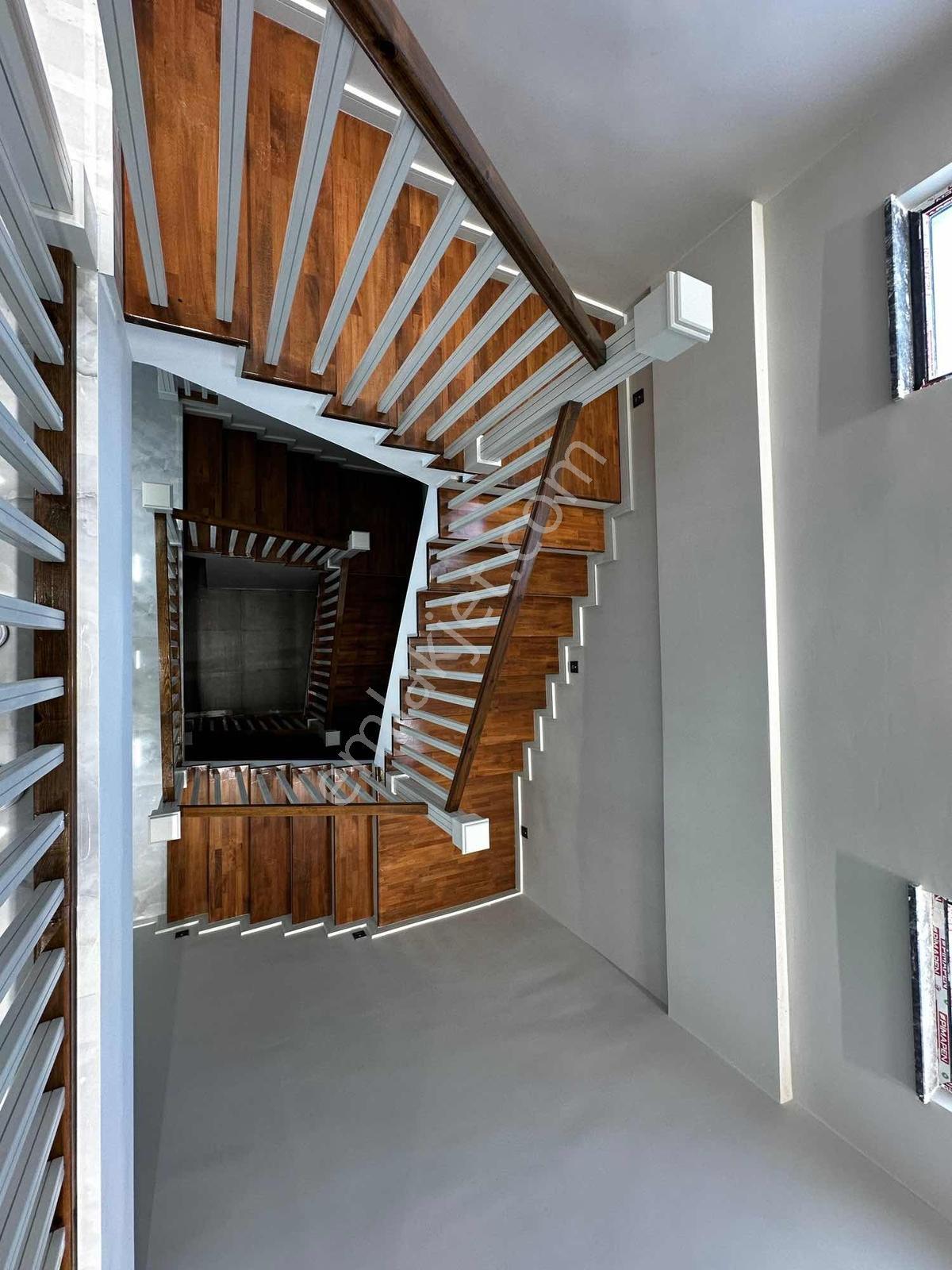 Asrın Emlak'tan Esenyurt Mh.site İçi Satılık 5+1 Yapılı Villa - Görsel 3