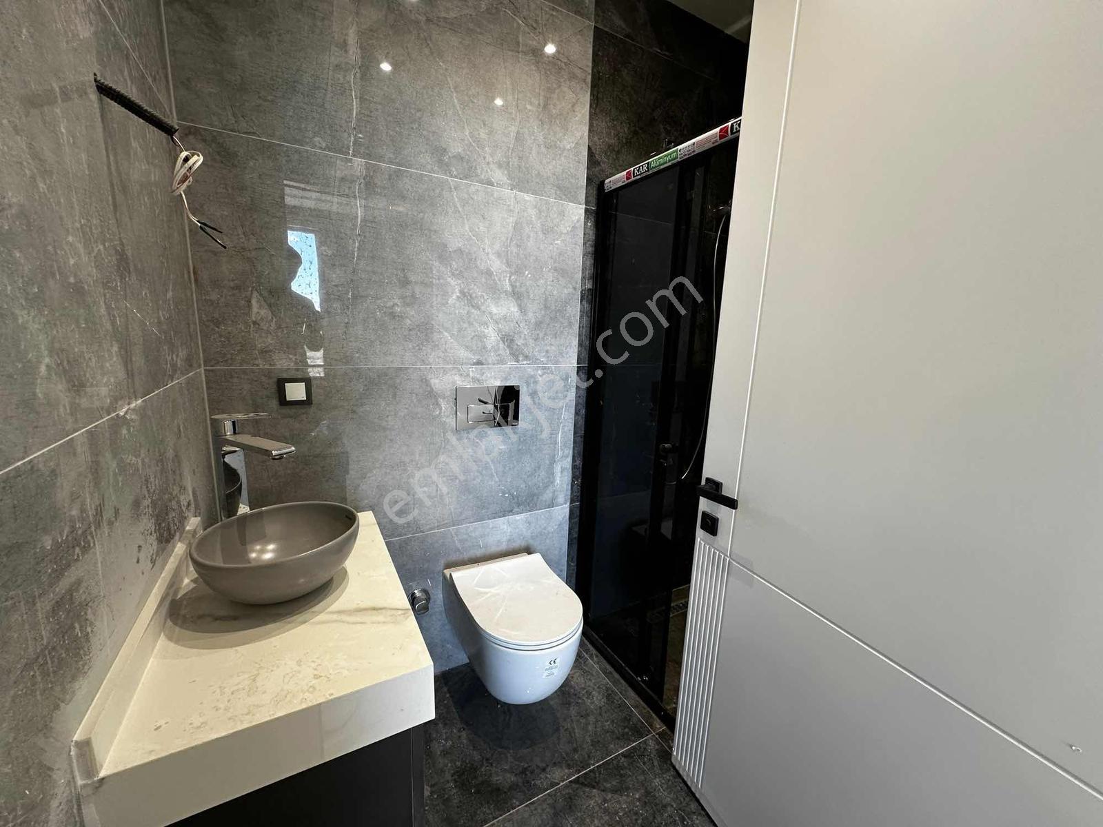 Asrın Emlak'tan Esenyurt Mh.site İçi Satılık 5+1 Yapılı Villa - Görsel 17