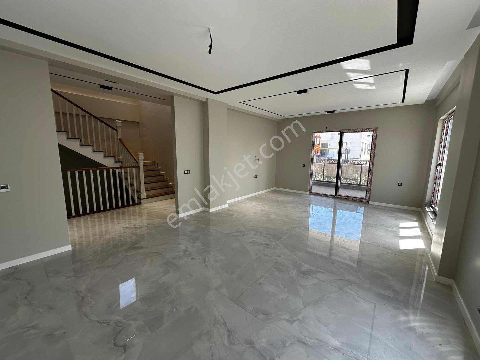 Asrın Emlak'tan Esenyurt Mh.site İçi Satılık 5+1 Yapılı Villa - Görsel 26