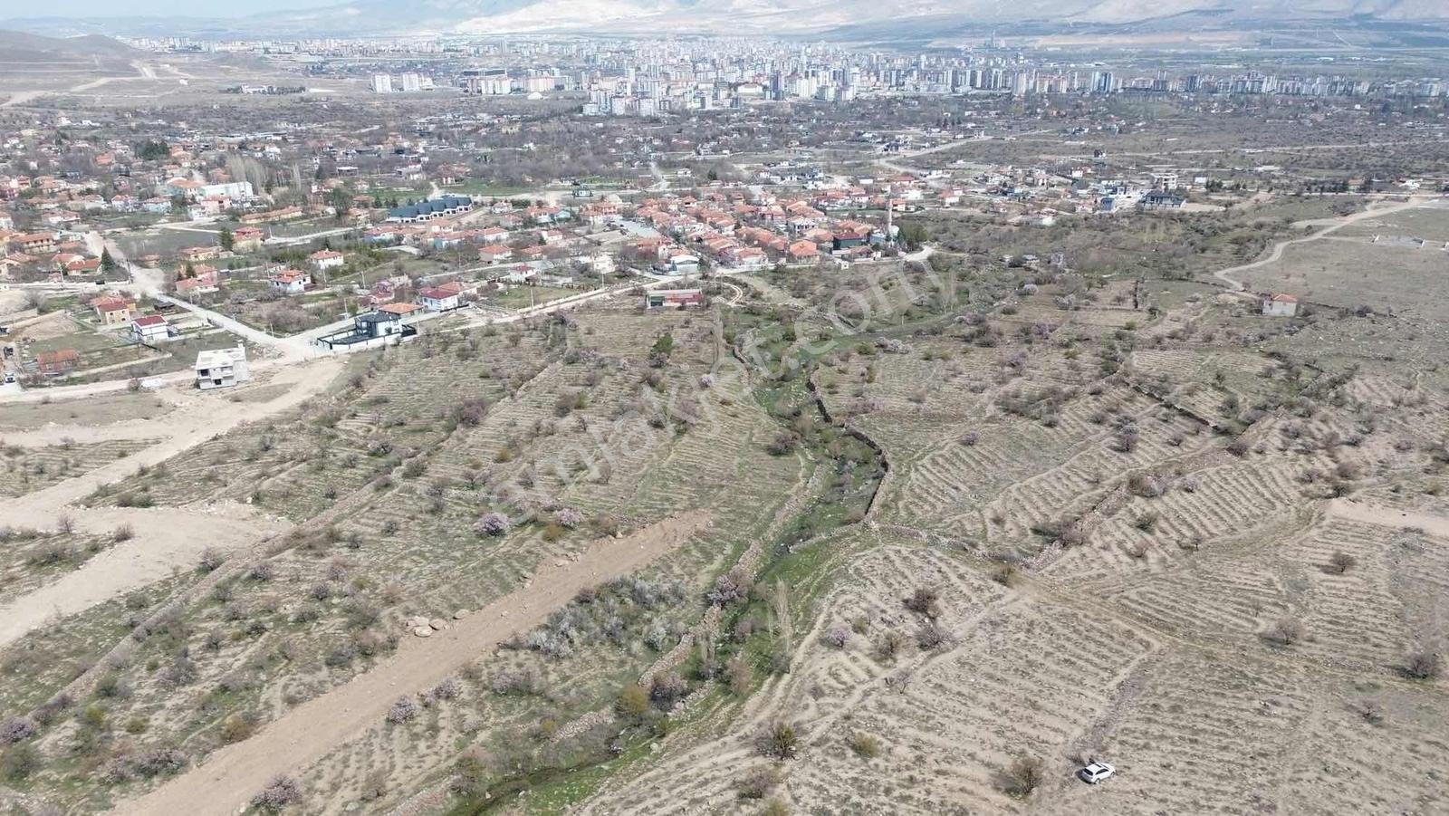 Fertek'te Satılık Köşebaşı Arsa - Görsel 22