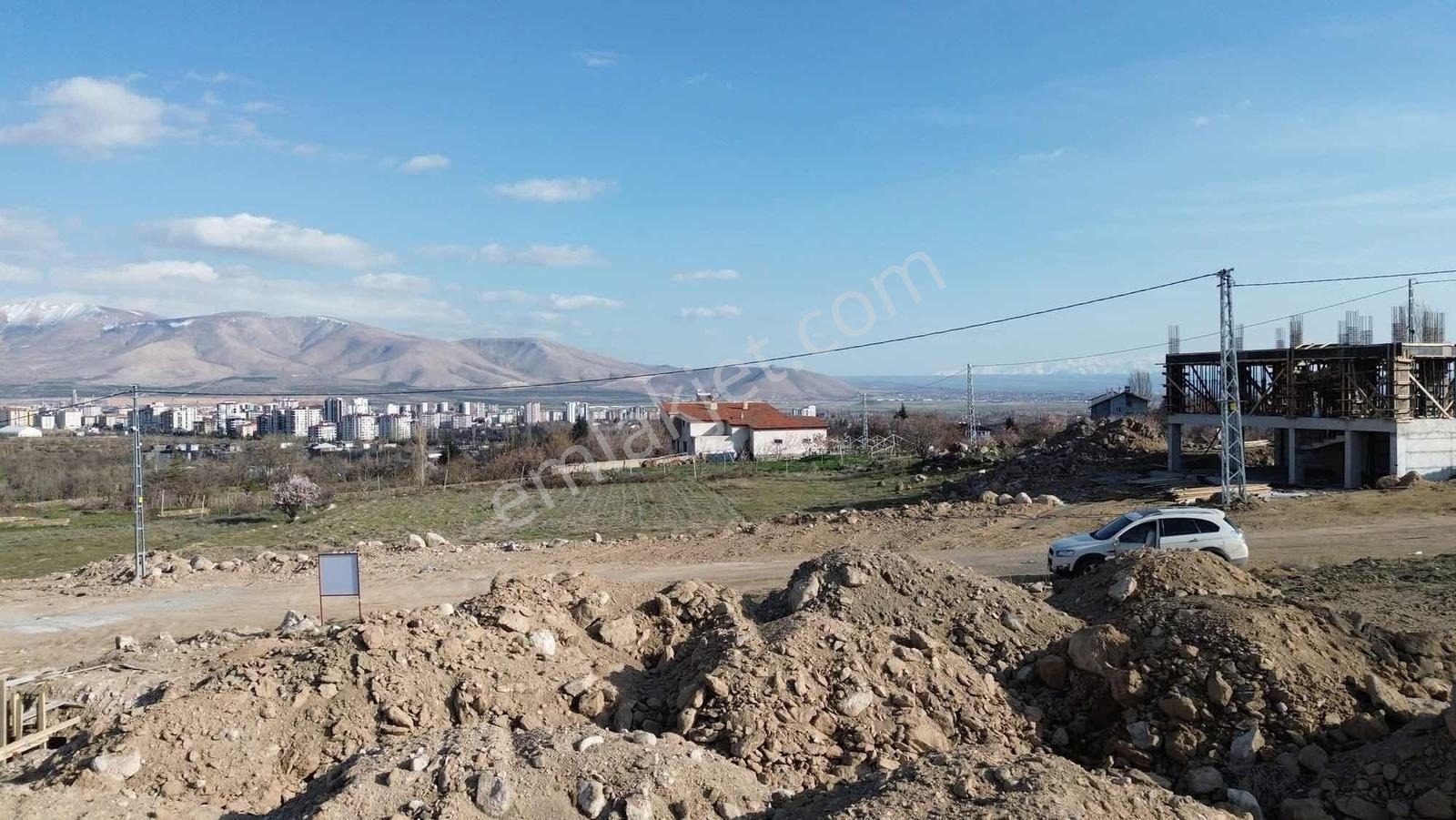 Fertek'te Satılık Köşebaşı Arsa - Görsel 8