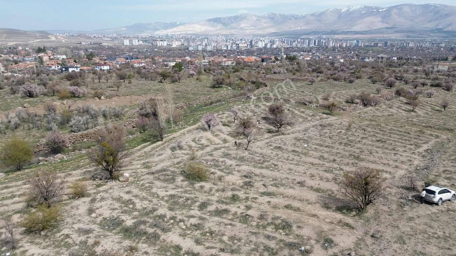Fertek'te Satılık Köşebaşı Arsa - Görsel 23