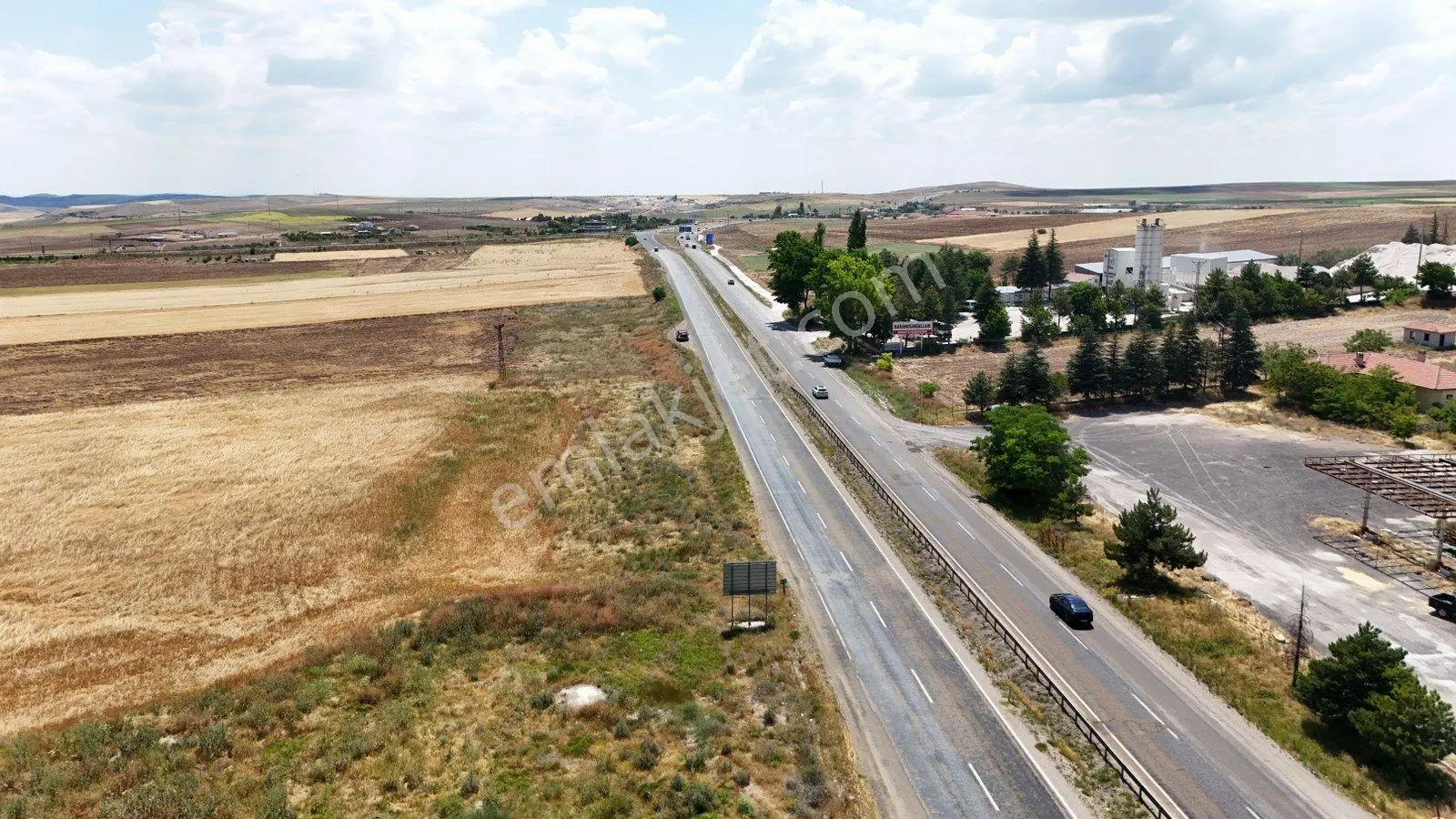 Aksaray Merkez Ağzıkarahan'da Satılık 18704 M² Tarla