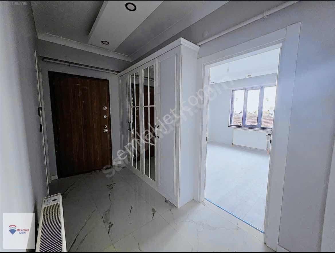 Remax Dem'den Halitpaşa Mah. Acil Satılık Fırsat 3+1 Ara Kat - Görsel 23