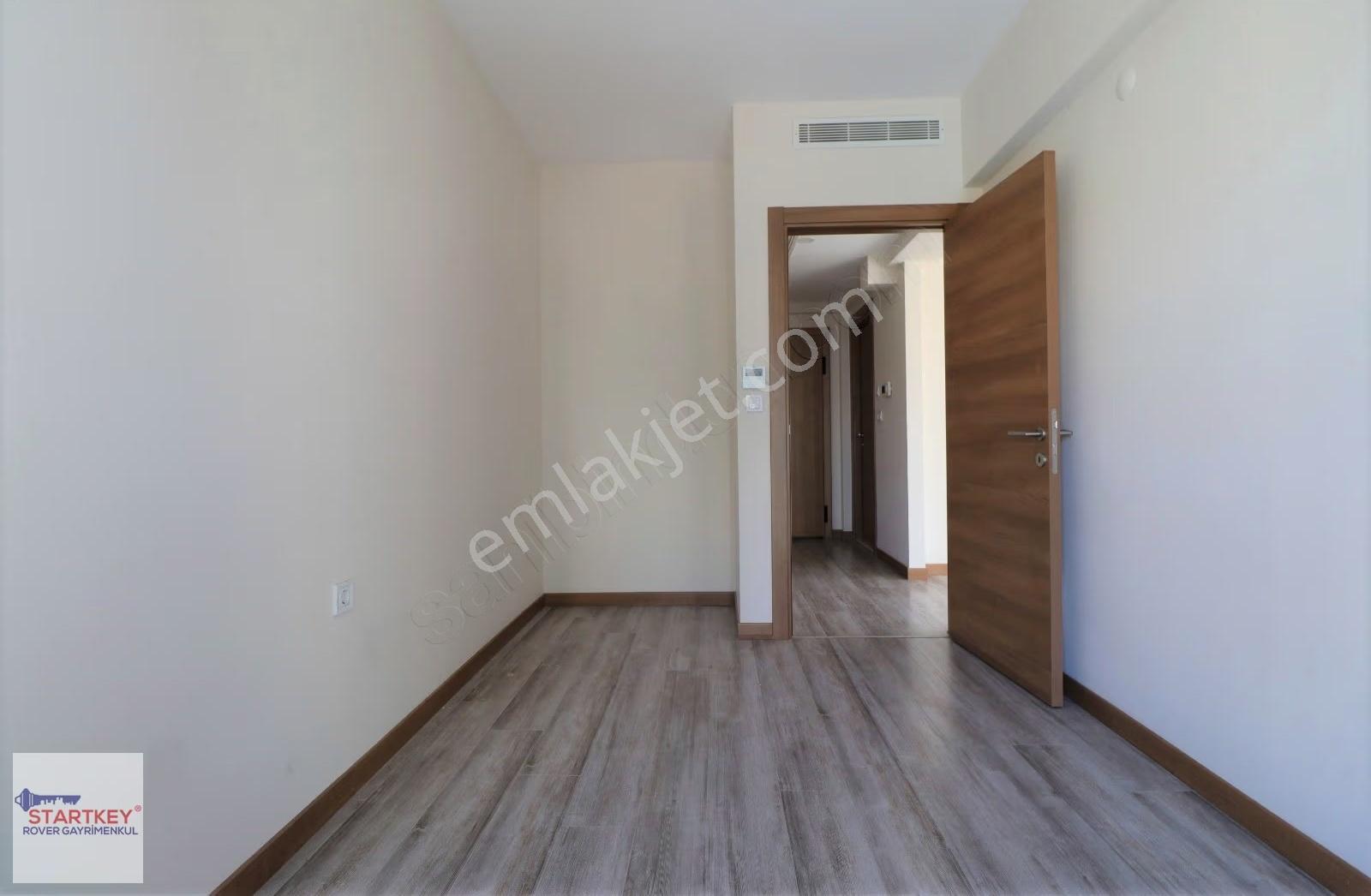 Çiğli Marka 333 Sitesinde Havuz Cepheli Kiralık 2+1 Daire - Görsel 4