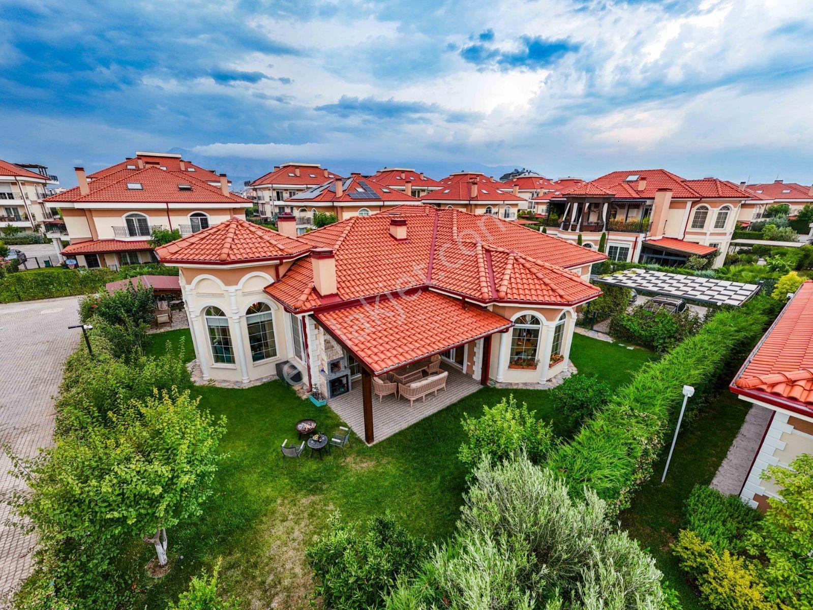 Vali Konakları 2'de Müstakil Bahçeli Eşyalı Kiralık Villa - Görsel 9