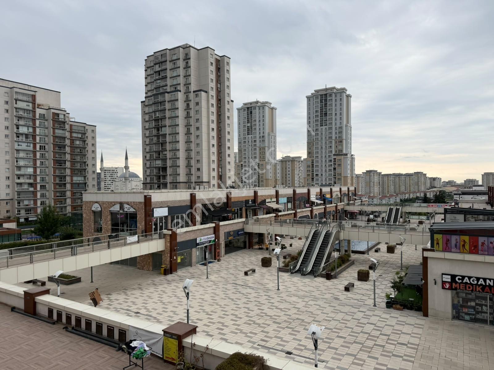 Bahçeşehir Bahçekent Flora Sitesinde Çok Amaçlı Teraslı Satılık - Görsel 19