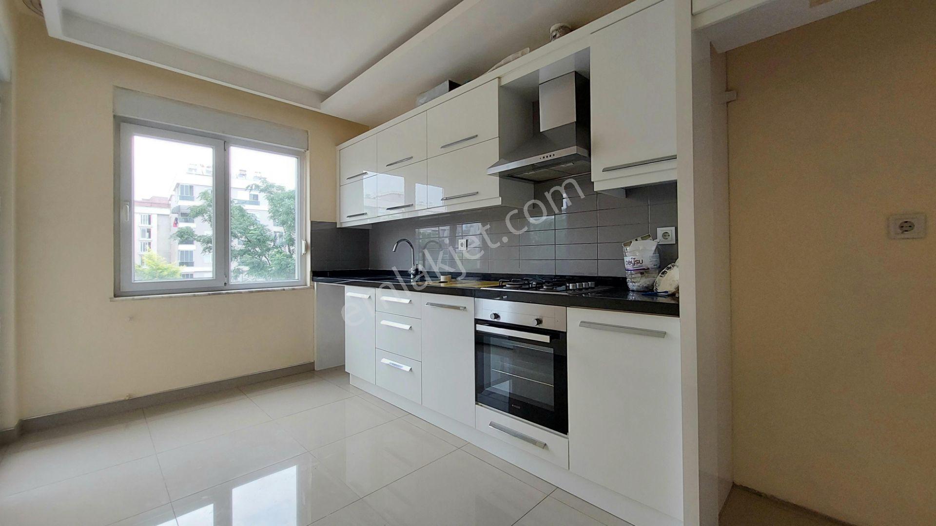 Kızıltoprak Mah. Asansörlü Otoparklı 1. Katta 3+1 Kiralık Daire - Görsel 18