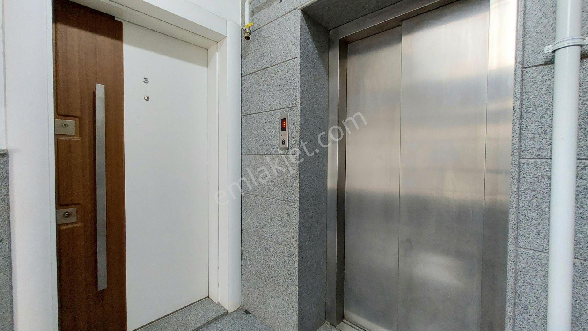 Kızıltoprak Mah. Asansörlü Otoparklı 1. Katta 3+1 Kiralık Daire - Görsel 6