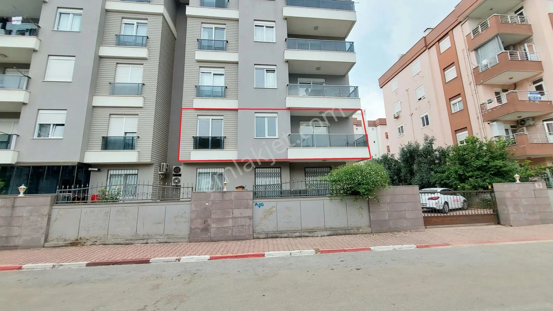 Kızıltoprak Mah. Asansörlü Otoparklı 1. Katta 3+1 Kiralık Daire - Görsel 2