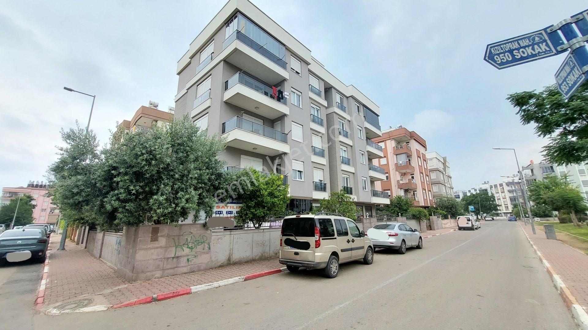 Kızıltoprak Mah. Asansörlü Otoparklı 1. Katta 3+1 Kiralık Daire