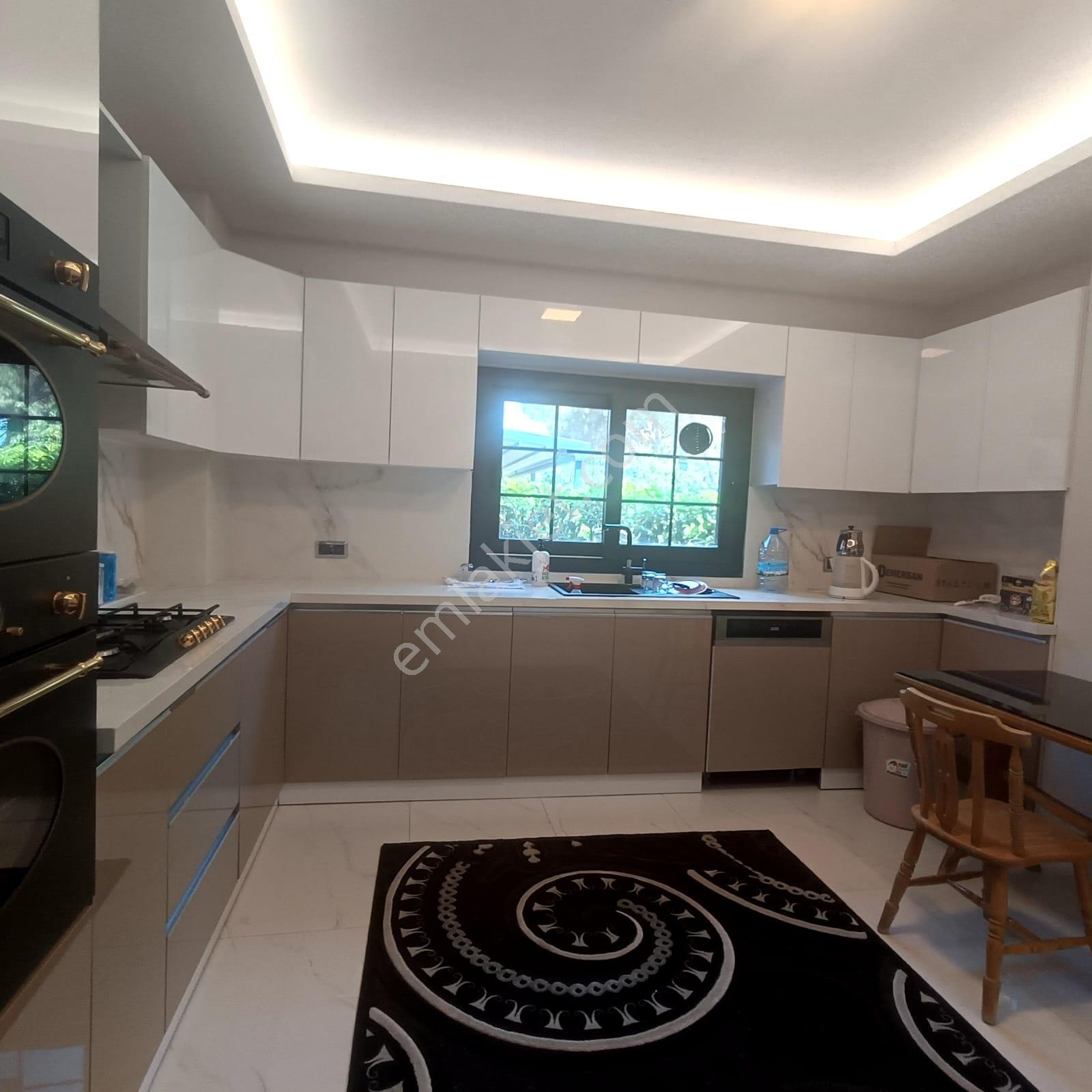 Kemalpaşa Örnekköy Maya Sitesinde Eşyalı 4+1 Kiralık Lüks Villa - Görsel 33
