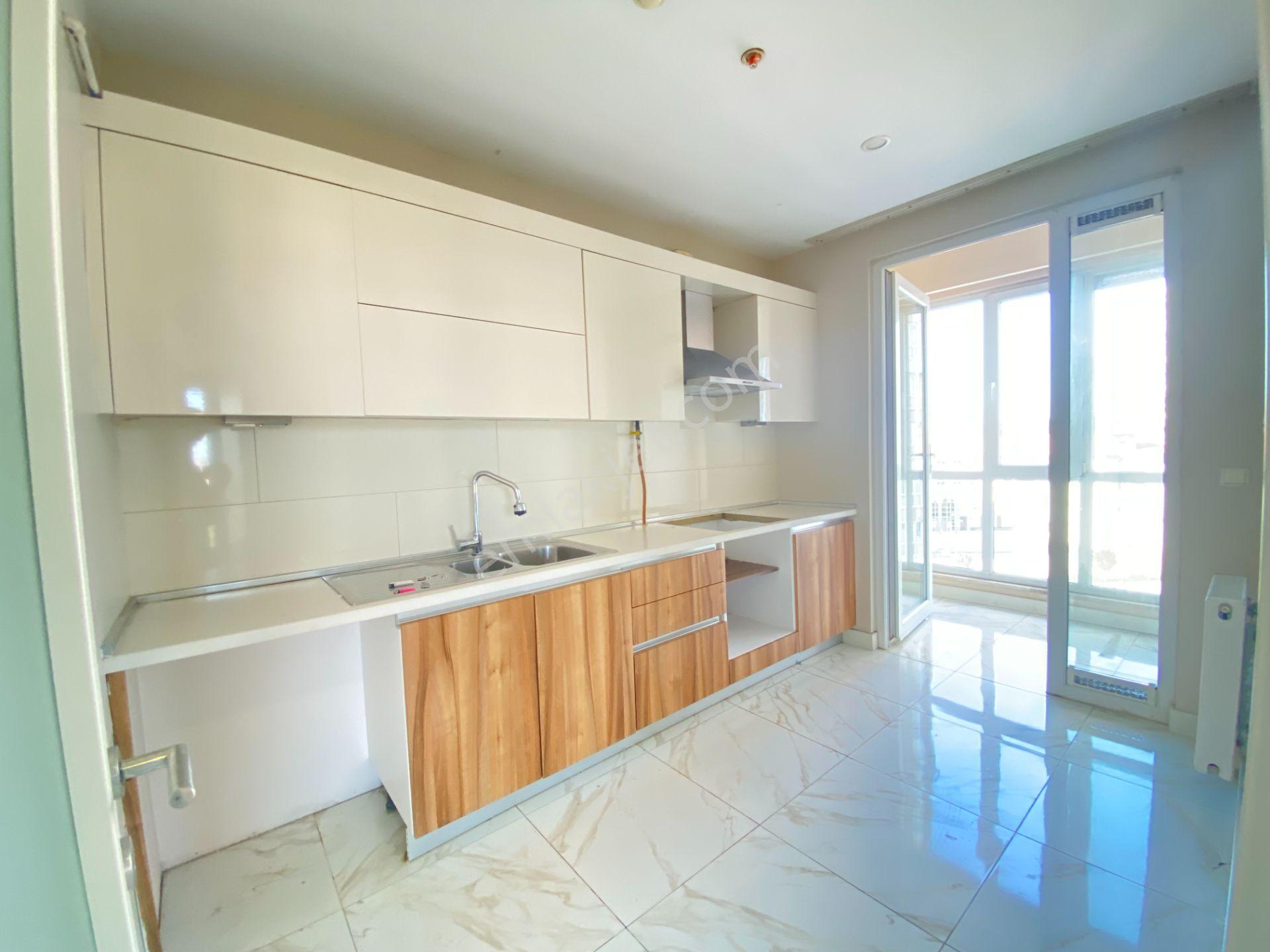 Başakşehir Ziya Gökalp Mah. 2+1 Ayazma 2 Kiralık Köşe Çift Cepheli Daire - Görsel 15