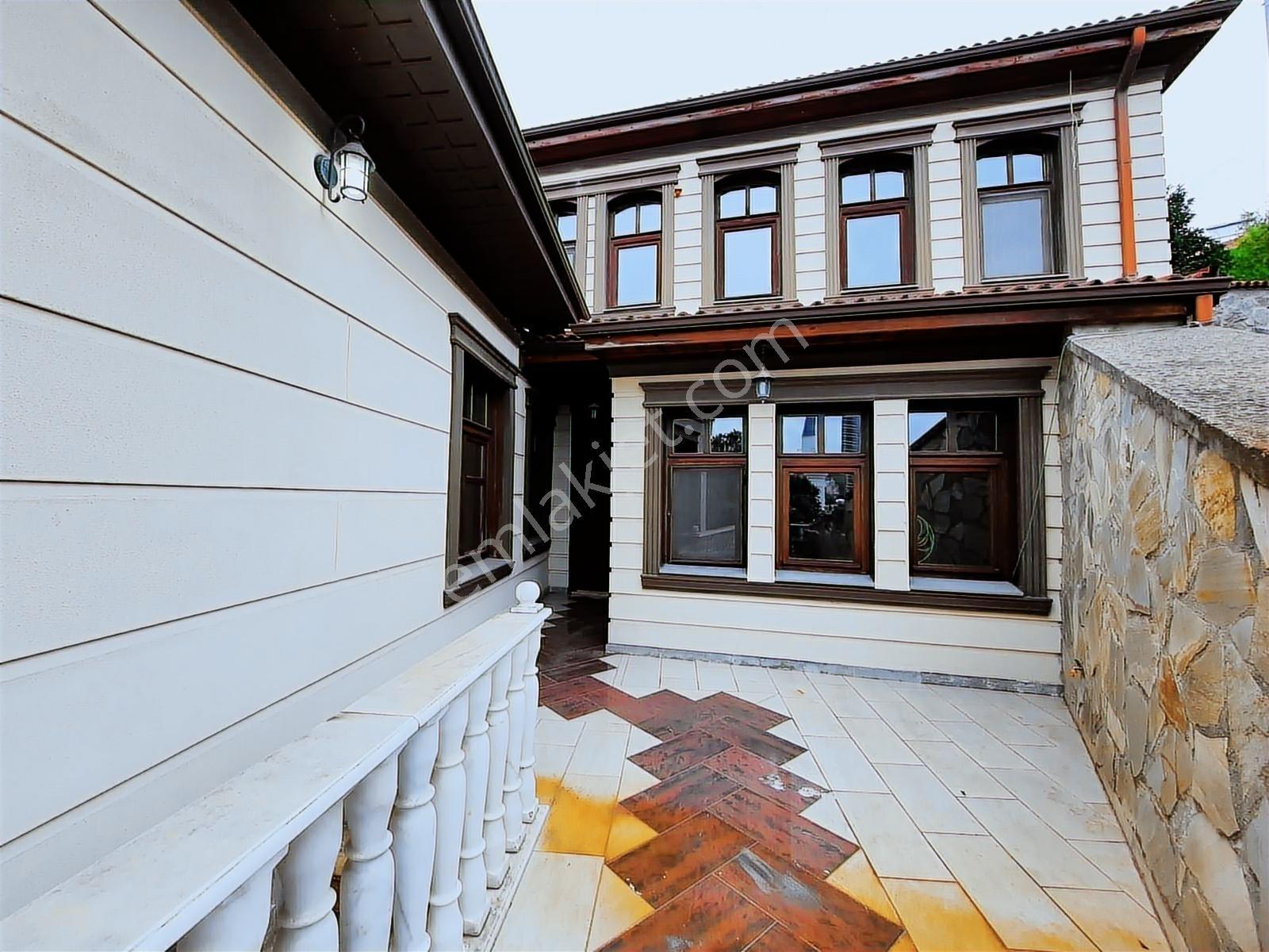 Trabzon Akçaabat Orta Mahalle'de Satılık Konak - Görsel 13
