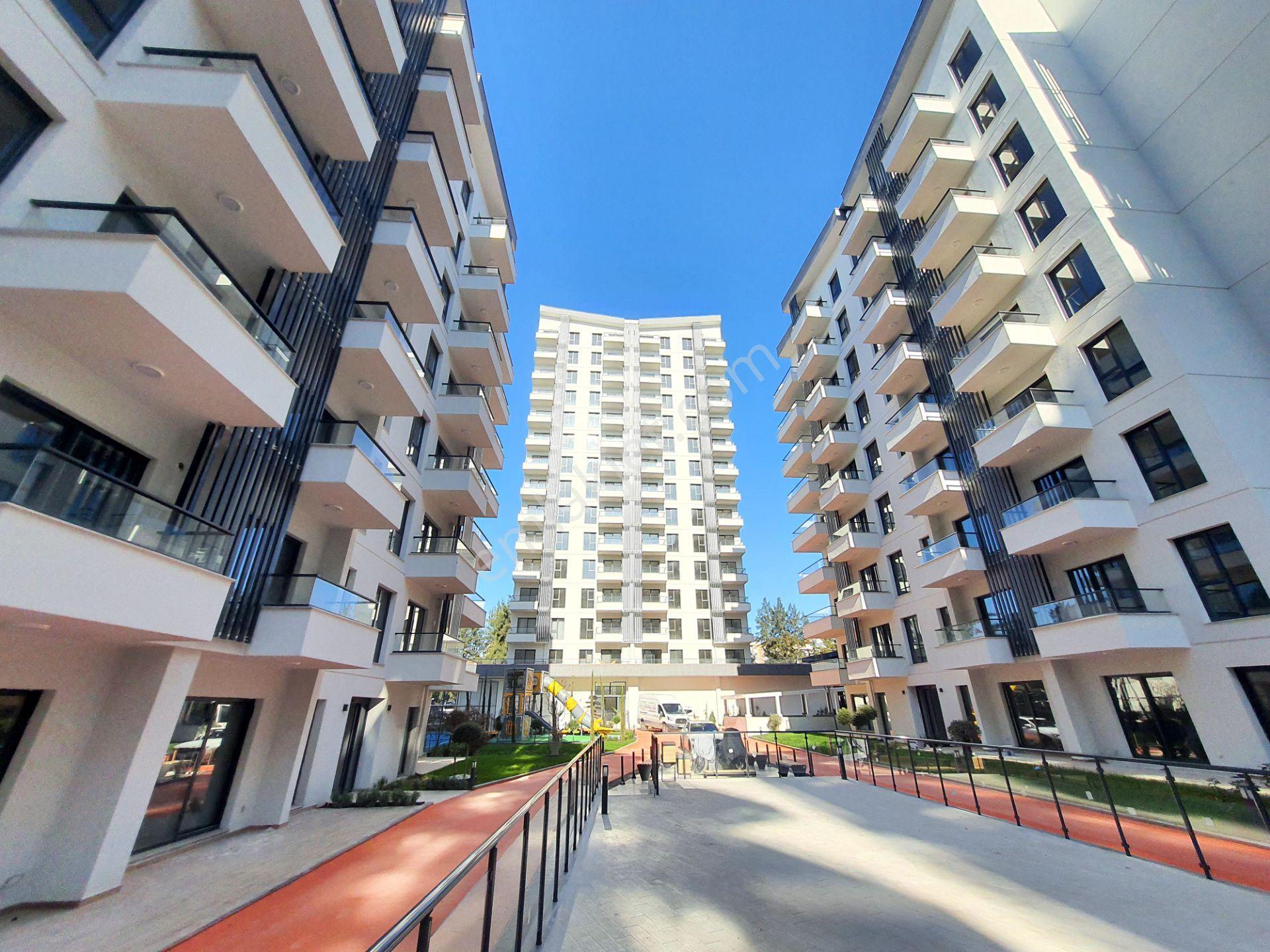 Bornova Park Yaşam Sitesinde Havuz Cepheli 1+1 Kiralık Daire - Görsel 34