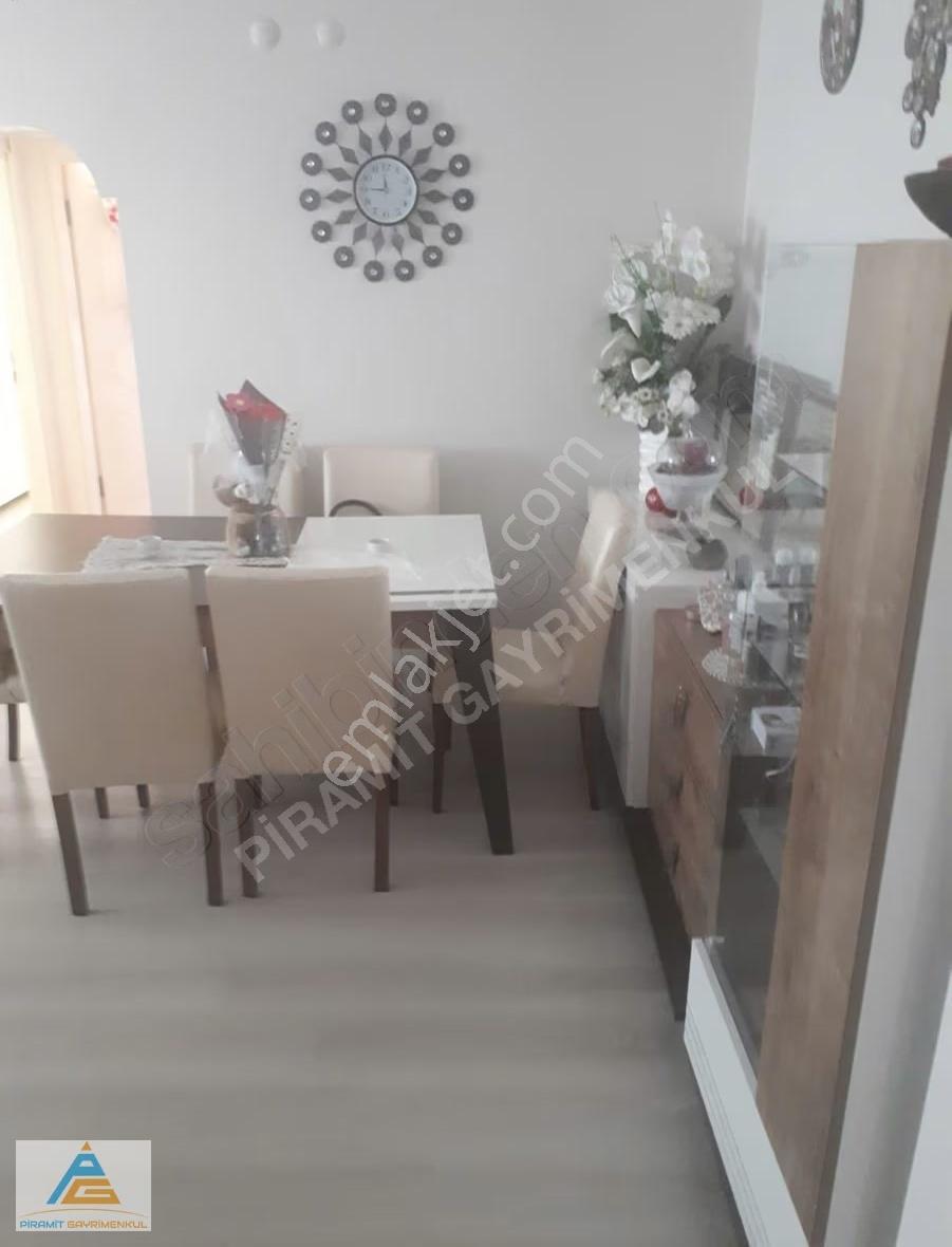 Göçmen Konutları Pembe Bloklarda Satılık 2+1 Ara Kat Daire - Görsel 11
