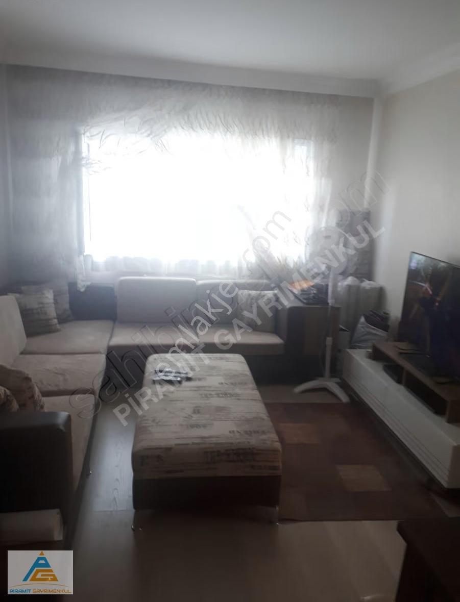 Göçmen Konutları Pembe Bloklarda Satılık 2+1 Ara Kat Daire - Görsel 8