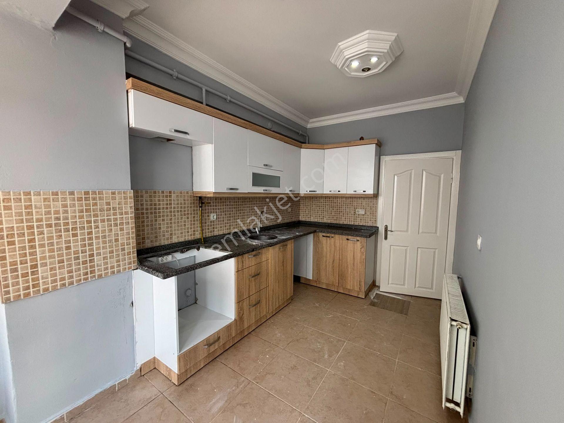 **eryıldız Gayrimenkul'den Belediye Yanı Çarşı İçinde 110m2 2+1* - Görsel 13