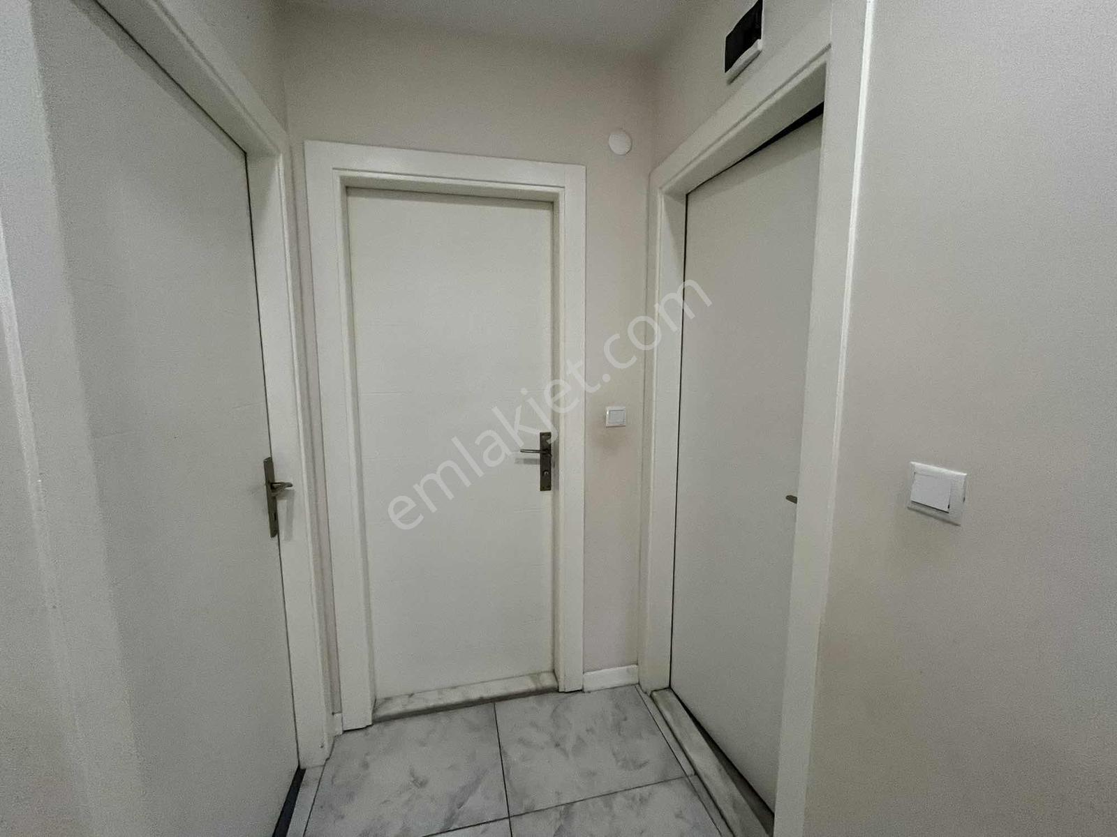 Altınova'da Asansörlü Klimalı Eşyalı Geniş 2+1 Kiralık Daire - Görsel 9