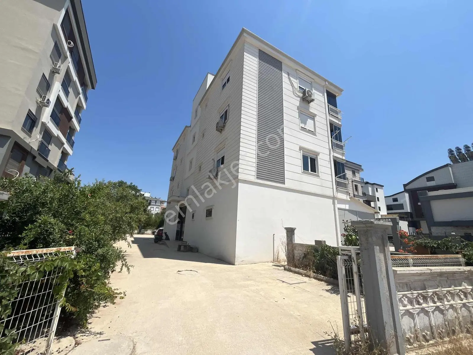 Altınova'da Asansörlü Klimalı Eşyalı Geniş 2+1 Kiralık Daire - Görsel 17