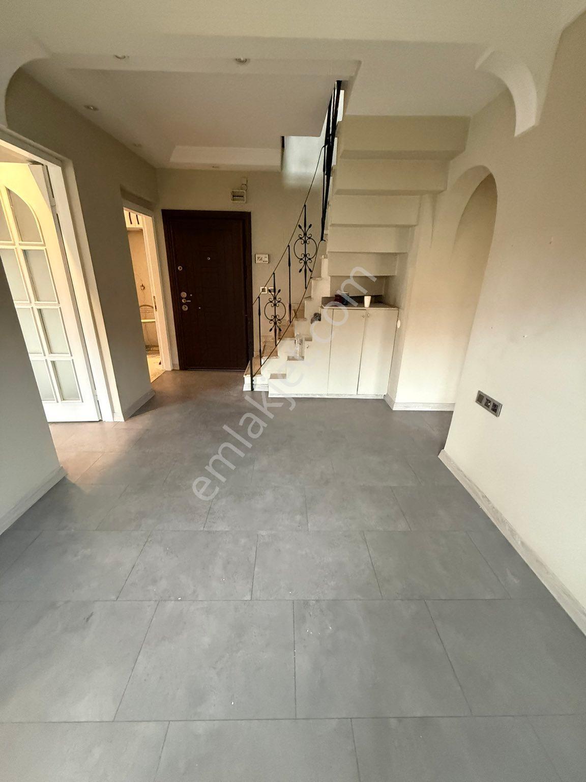 Mehmetçik Caddesinde 4+2 Kiralık Dubleks - Görsel 19