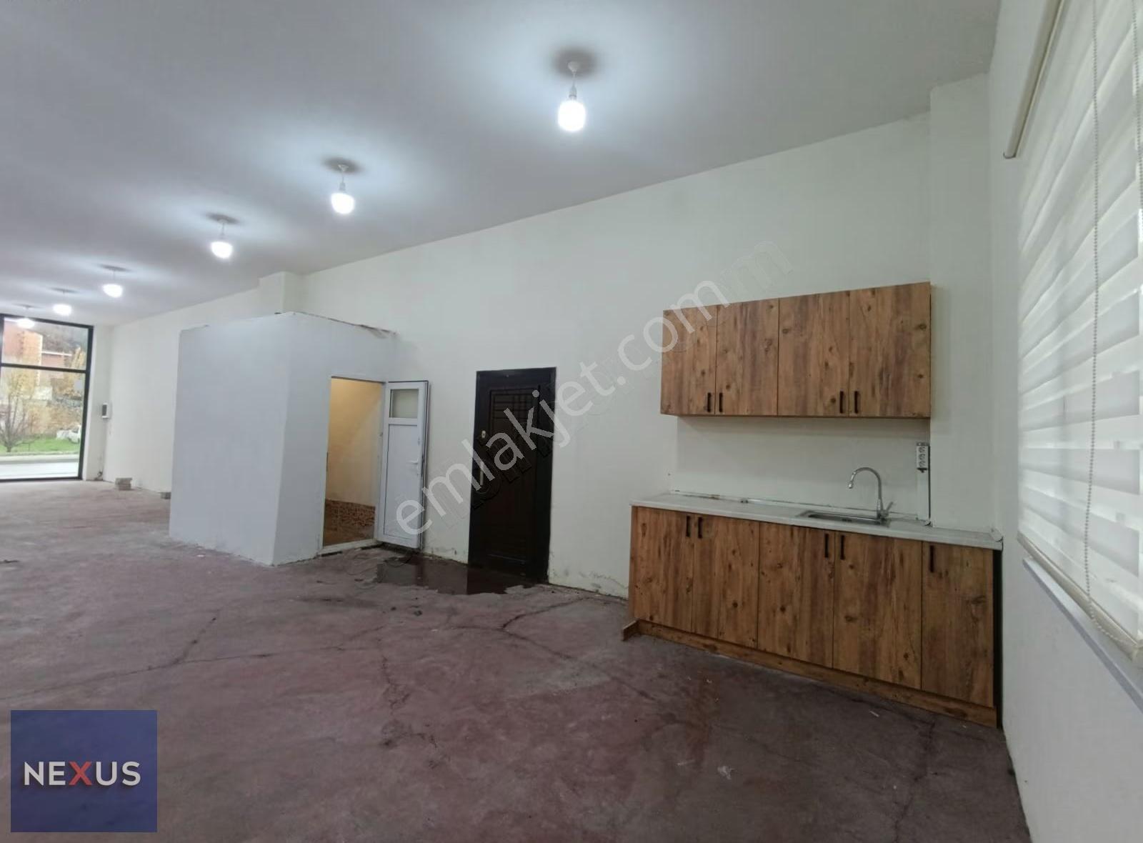 Sancaktepe'de Ruhsatlı 450 M² Kiralık Dükkan & Depo & İmalathane - Görsel 14