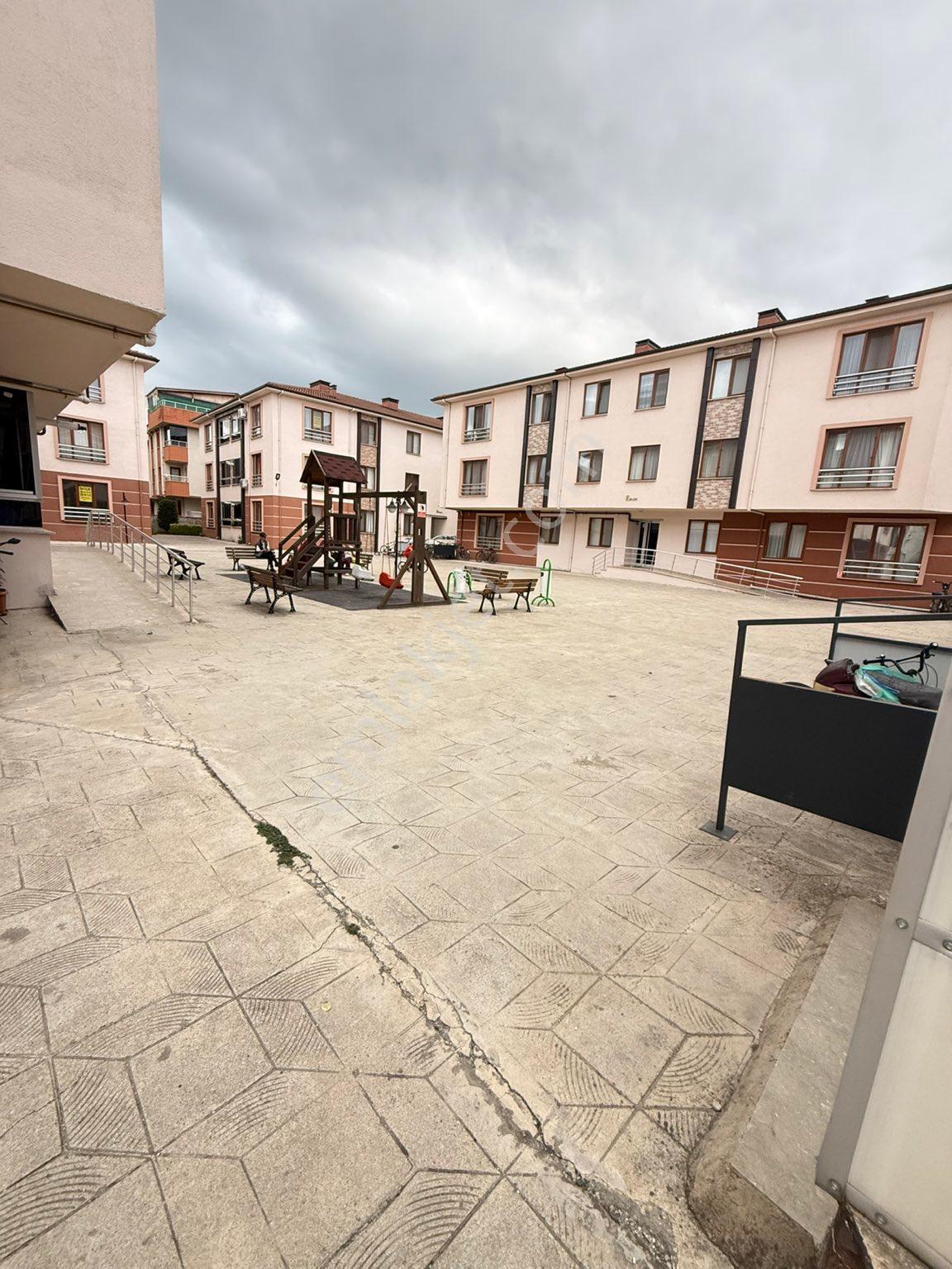 Darıcı Mah.'de Site İçi Mutfak Ayrı Geniş 2+1 Daire - Görsel 33