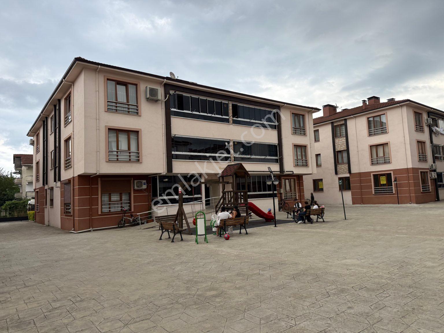 Darıcı Mah.'de Site İçi Mutfak Ayrı Geniş 2+1 Daire - Görsel 35