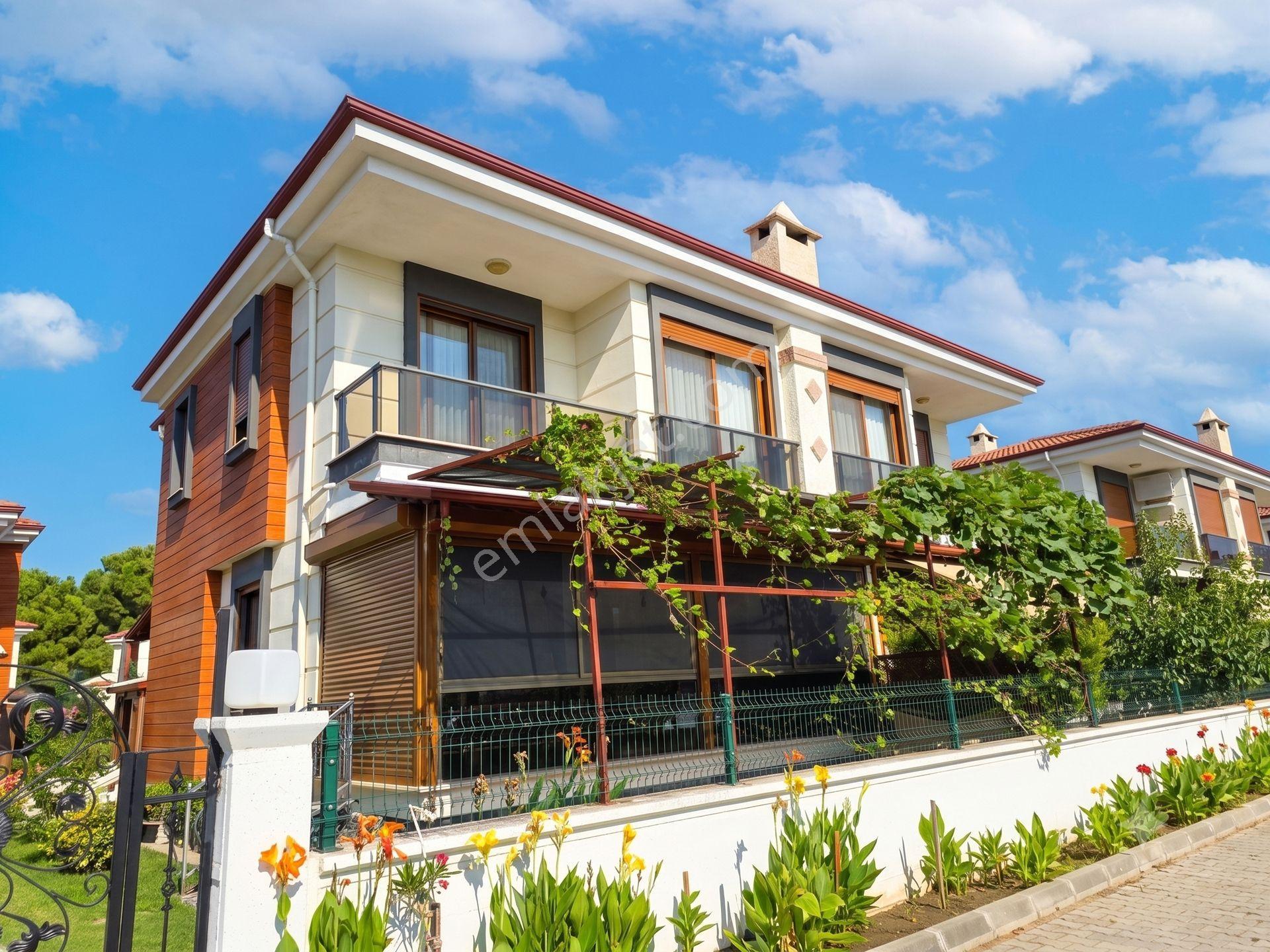 Altınoluk Satılık Villa | Denize 150m | Sahil Tarafında