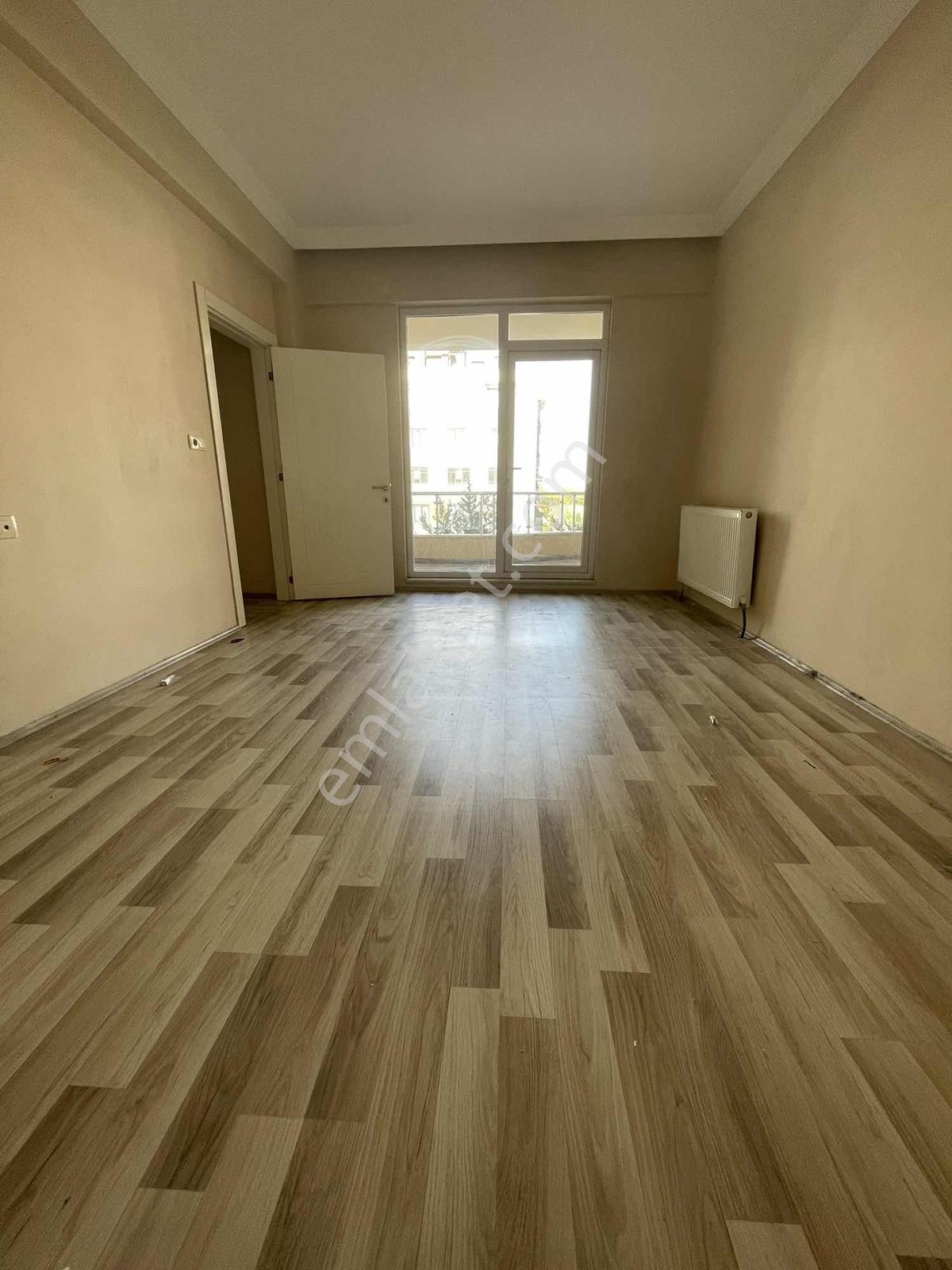 Selahaddini Eyyübide Caddeye Yakın Arakat 3+1 Daire - Görsel 4