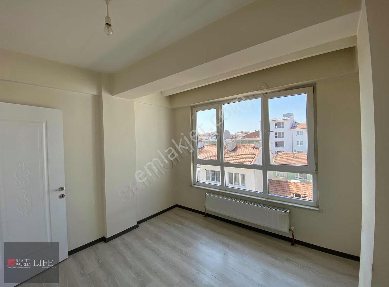 Rw Lıfe //esentepe Mh. Balkonlu Ayrı Mutfak Satılık 2+0 Daire - Görsel 9