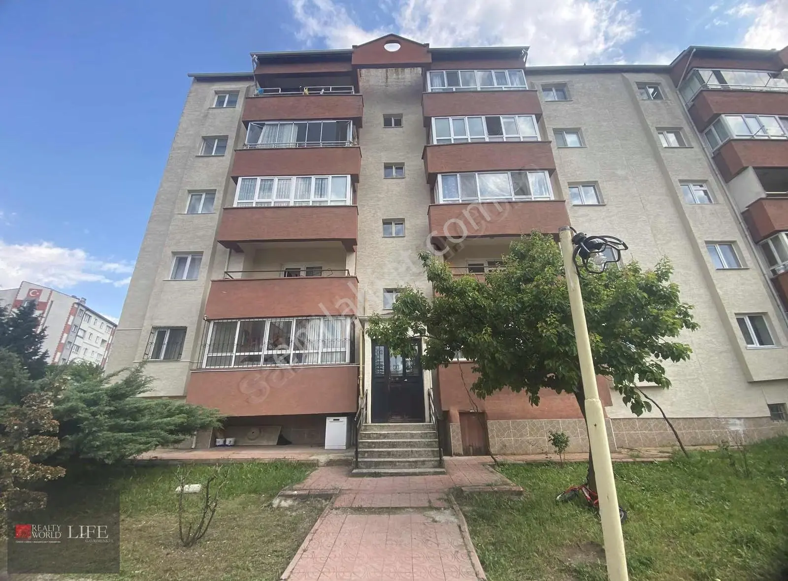 Sultandere Mah Belsu Sitesi Balkonlu Satılık 3+1 Daire