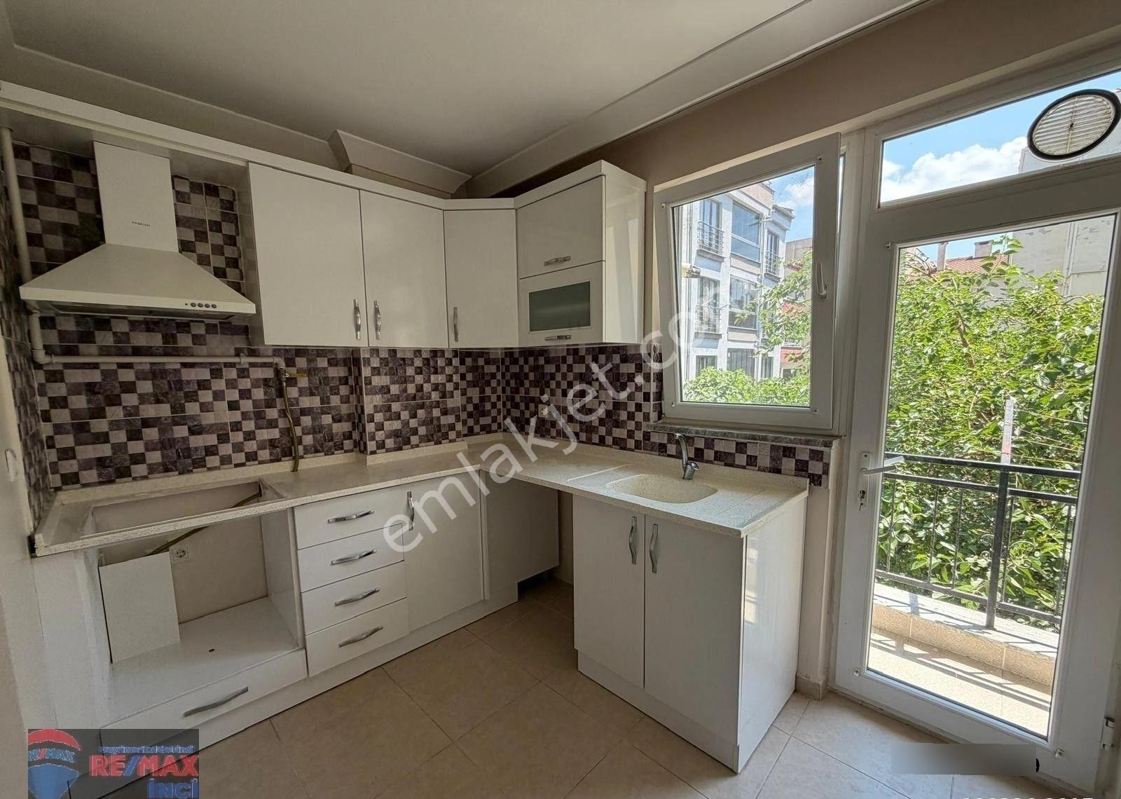 Re/max İnci'den Karesi 1.oruçgazi Mah. Satılık 2+1 Arakat Daire