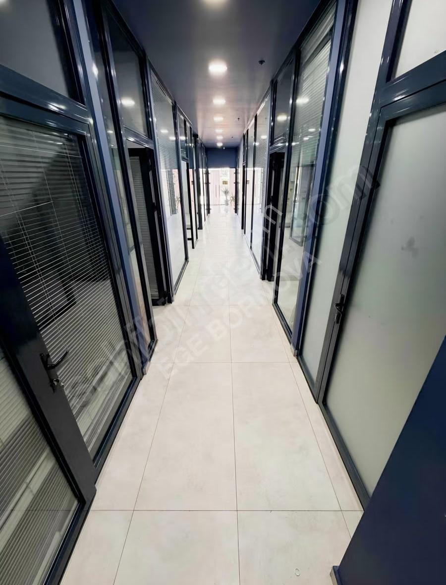 Prestijli Projede 367 M² Kullanım Alanına Sahip Kiralık Dükkân - Görsel 13