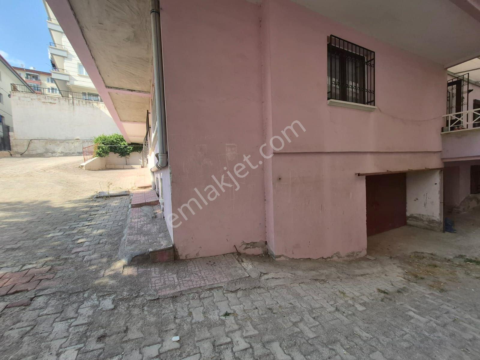 Çaldıran Mah. 3+1 Bağımsız Full Yapılı İskanlı Kök Tapulu Bahçe Katı - Görsel 23