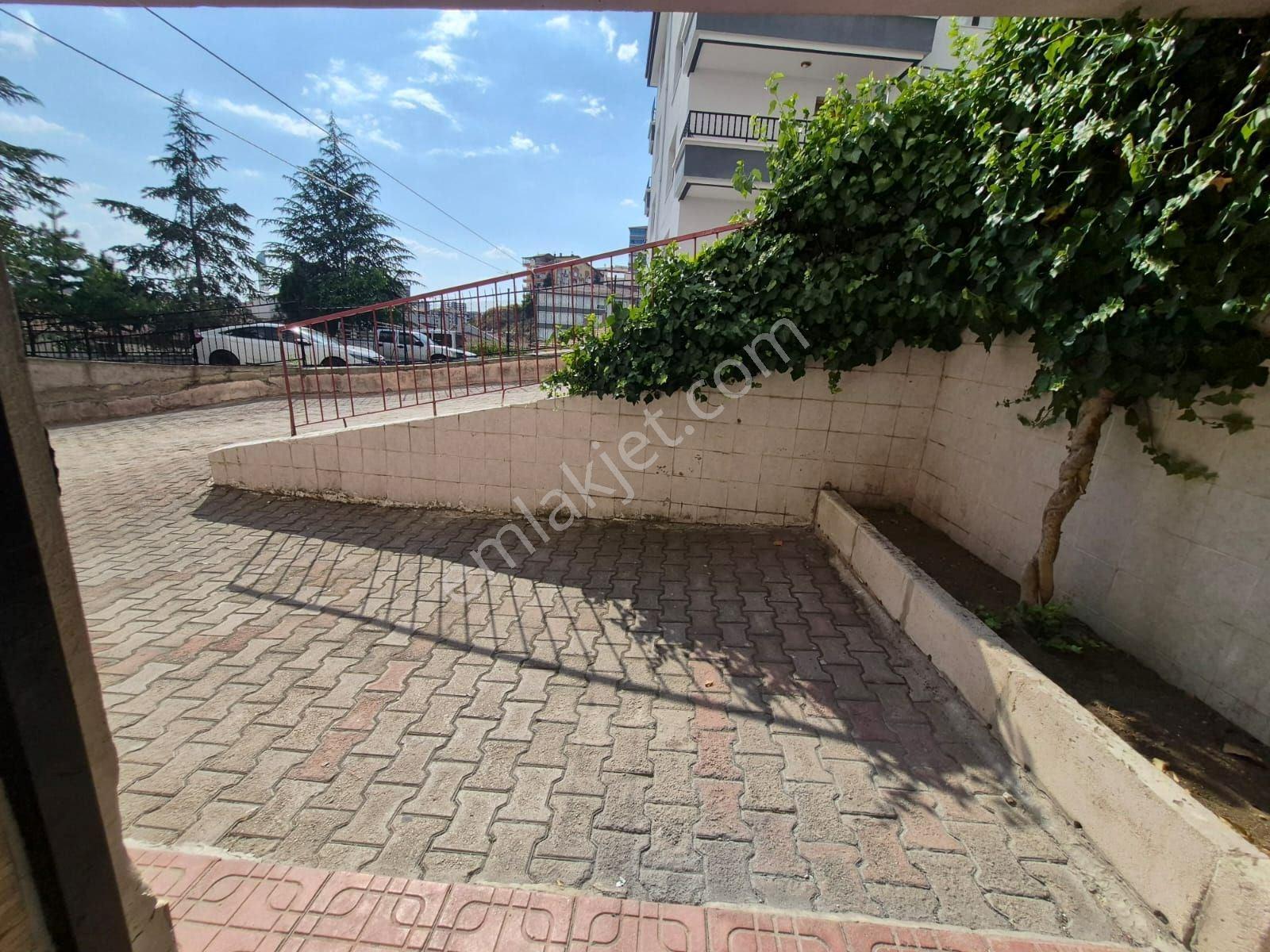 Çaldıran Mah. 3+1 Bağımsız Full Yapılı İskanlı Kök Tapulu Bahçe Katı