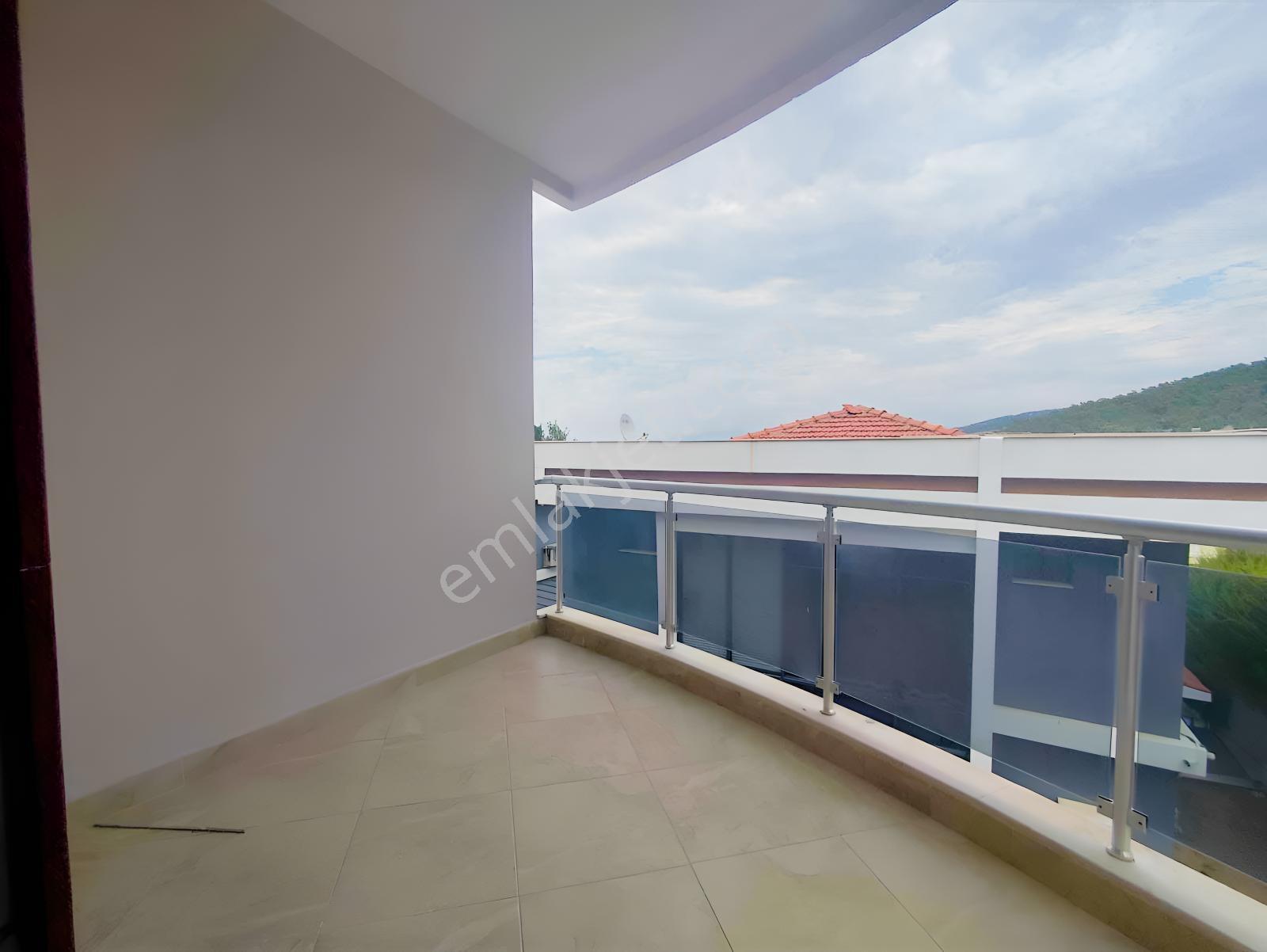 Güzelbahçede 5+1 Kiralık Villa - Görsel 20