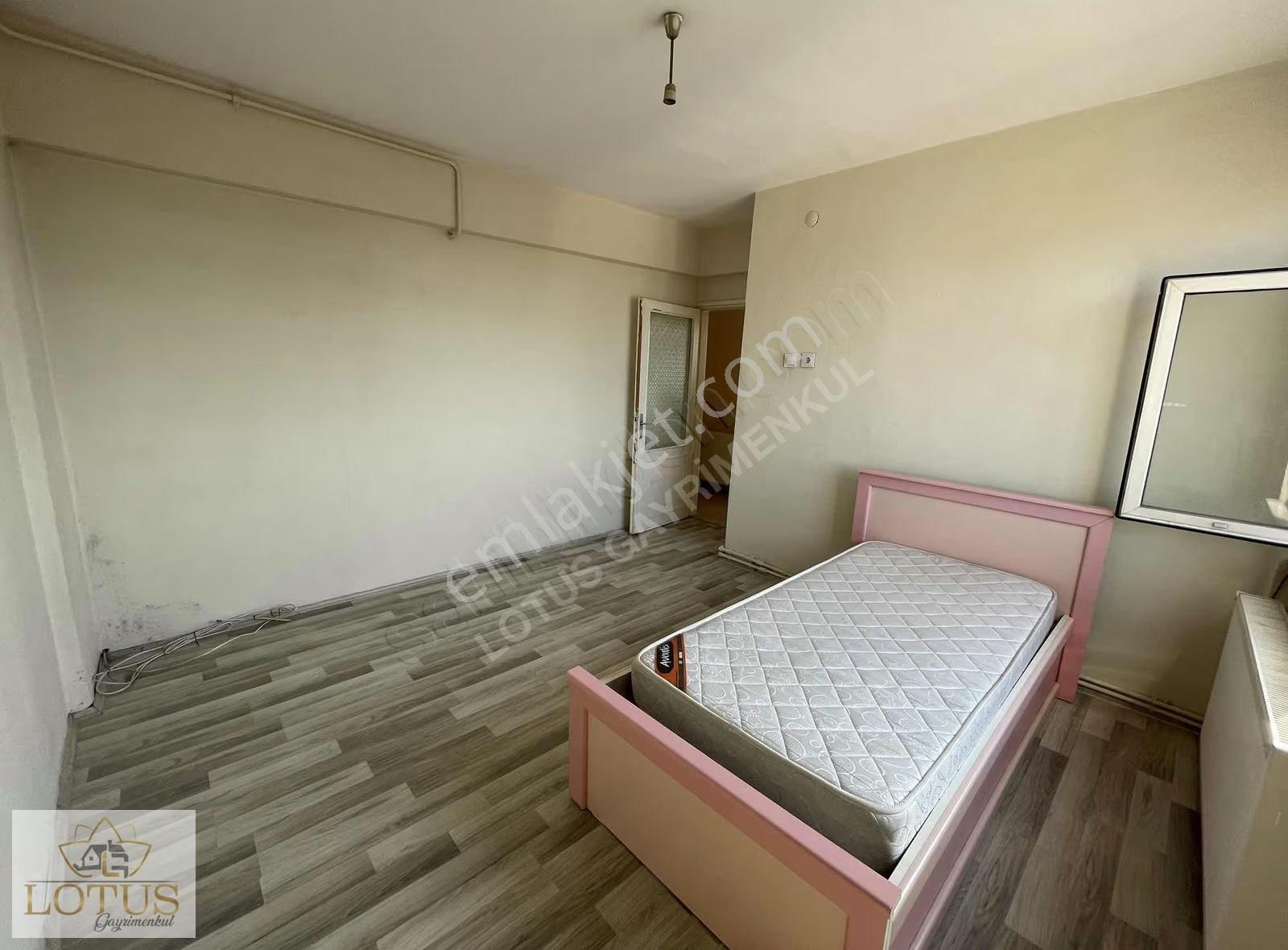 İzmit Çarşı Merkez De Devlet Hastanesi Yanı 2+1 Kiralık Daire - Görsel 9