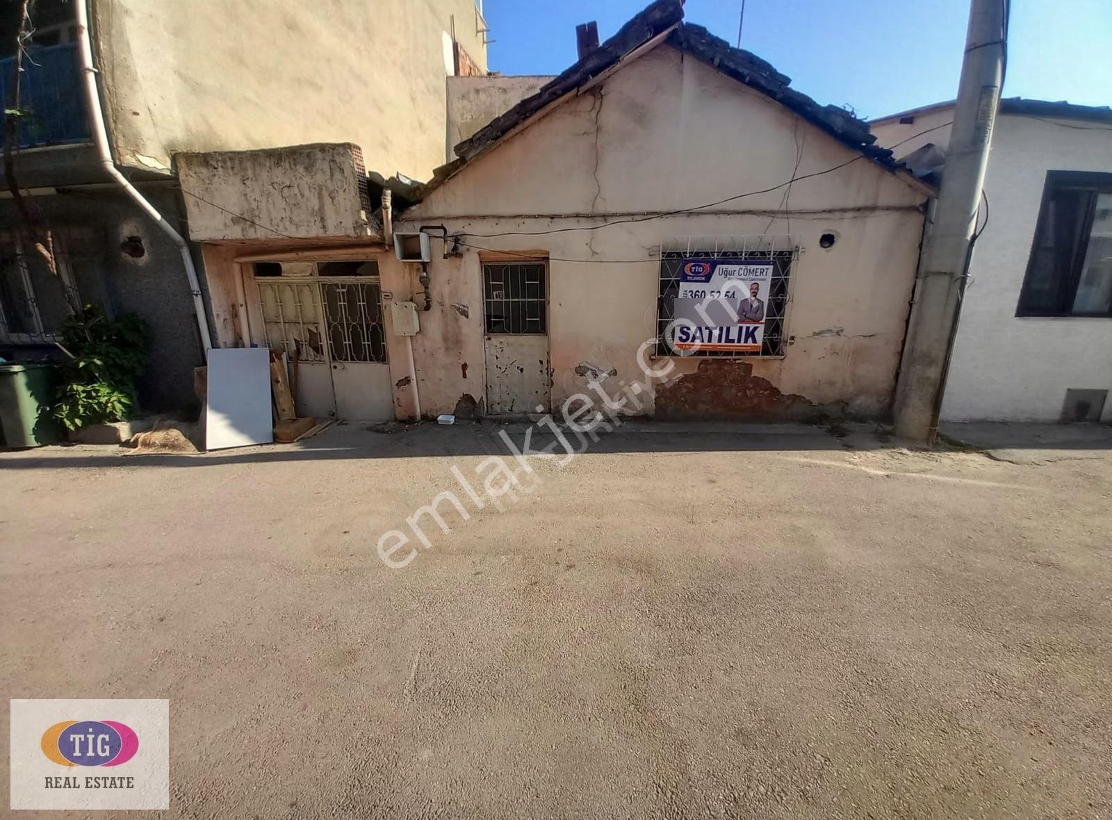 Gülbahçe'de 4+1 Müstakil Ev 2 Girişli