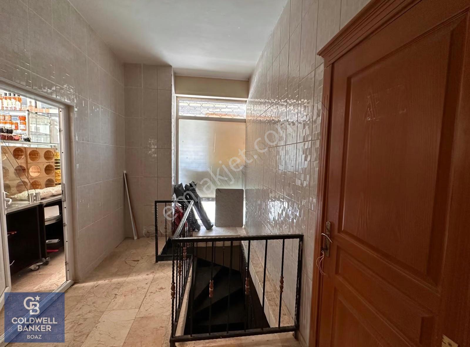 İçerenköy'de 230 M2 Devren Kiralık Şarküteri Depo+ofis+mağaza - Görsel 10