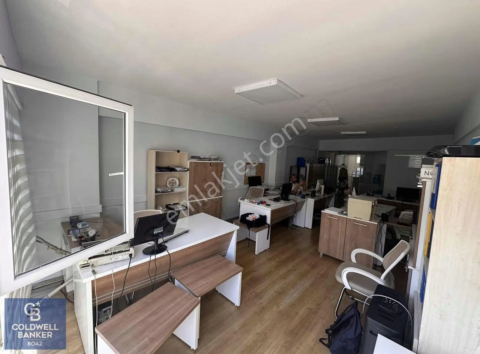Söğütlüçeşme Cad. Üzerinde, Çift Cepheli Satılık Ofis Katı