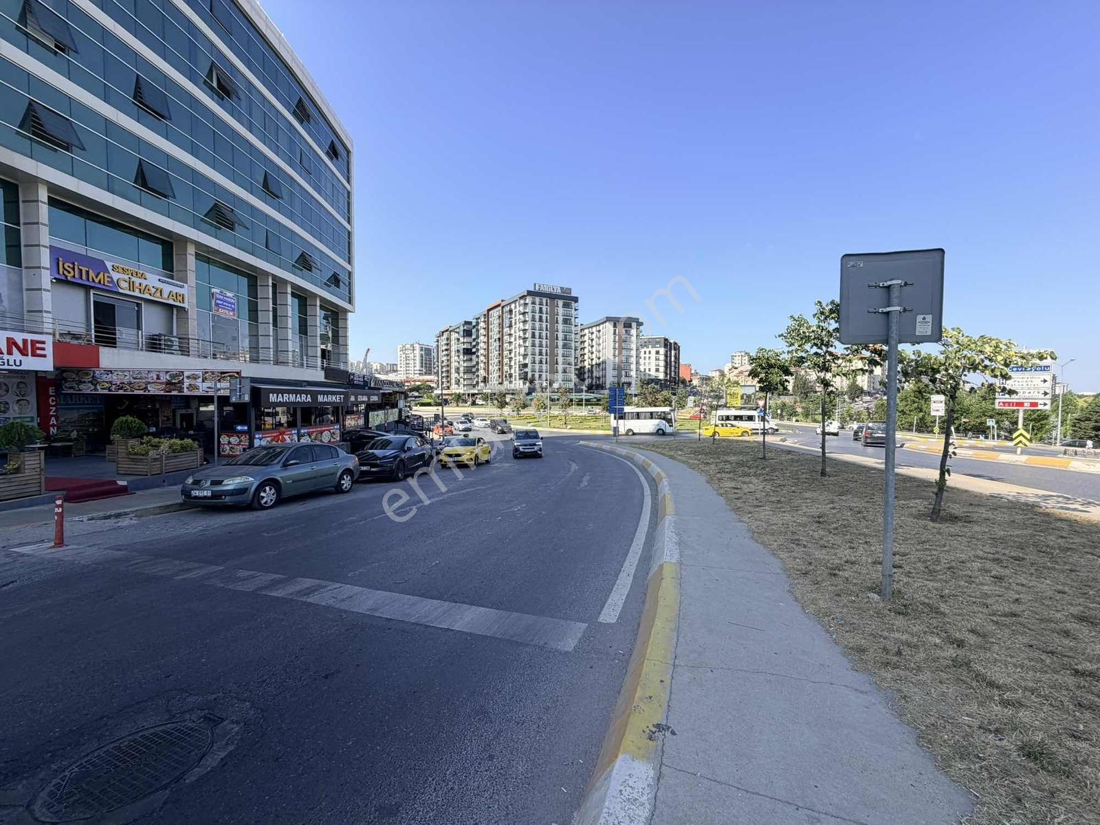 Pendik Marmara Üni. Hastanesi Karşısı Metro Girişinde Güvenlikli - Görsel 34