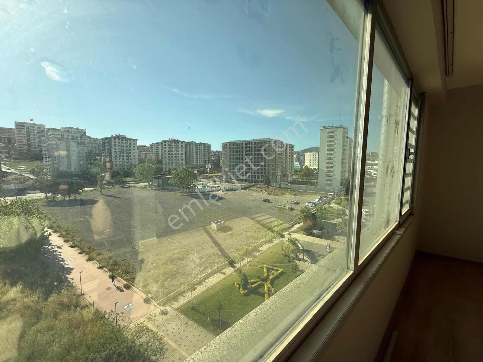 Pendik Marmara Üni. Hastanesi Karşısı Metro Girişinde Güvenlikli - Görsel 15