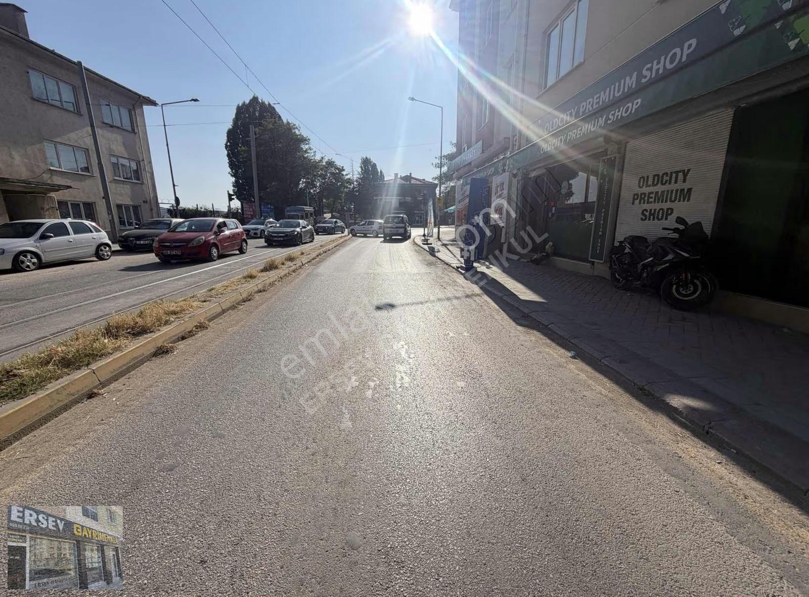 Eskişehir Tepebaşı Birlik Cad. Kiralık Dükkan 110m²
