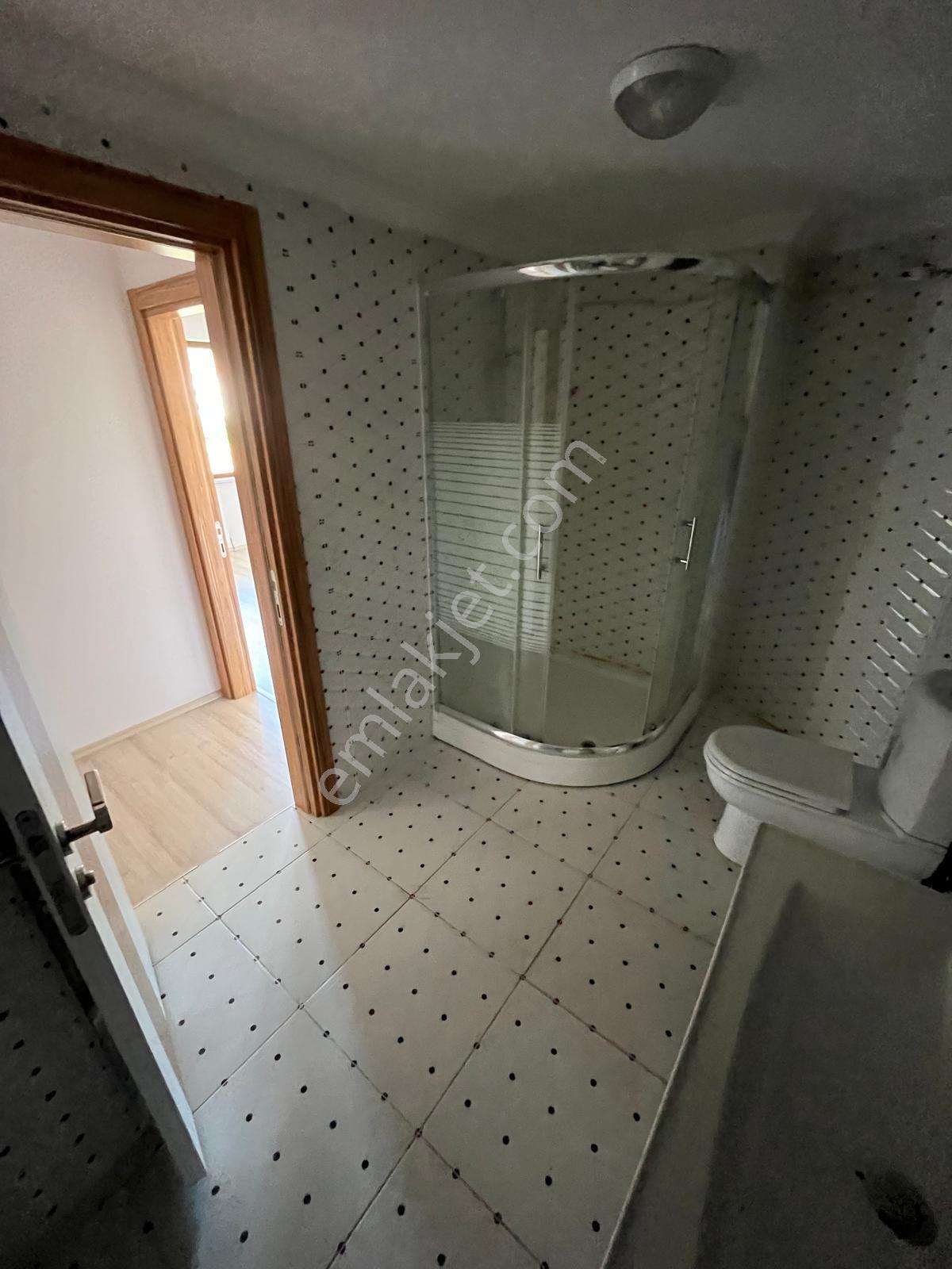 Cide Demiraş Emlaktan Çarşı Merkezinde Kiralık 3+1 Daire - Görsel 19